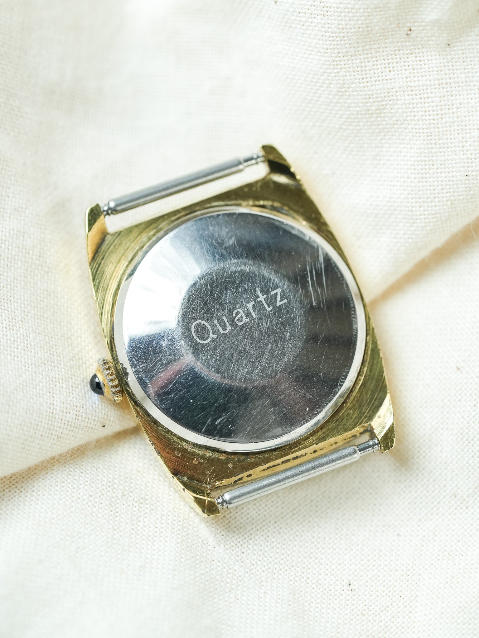 Grand-Paris - Tonneau Or patine quartz - 1980s - Atelier Victor - Vintage Shop