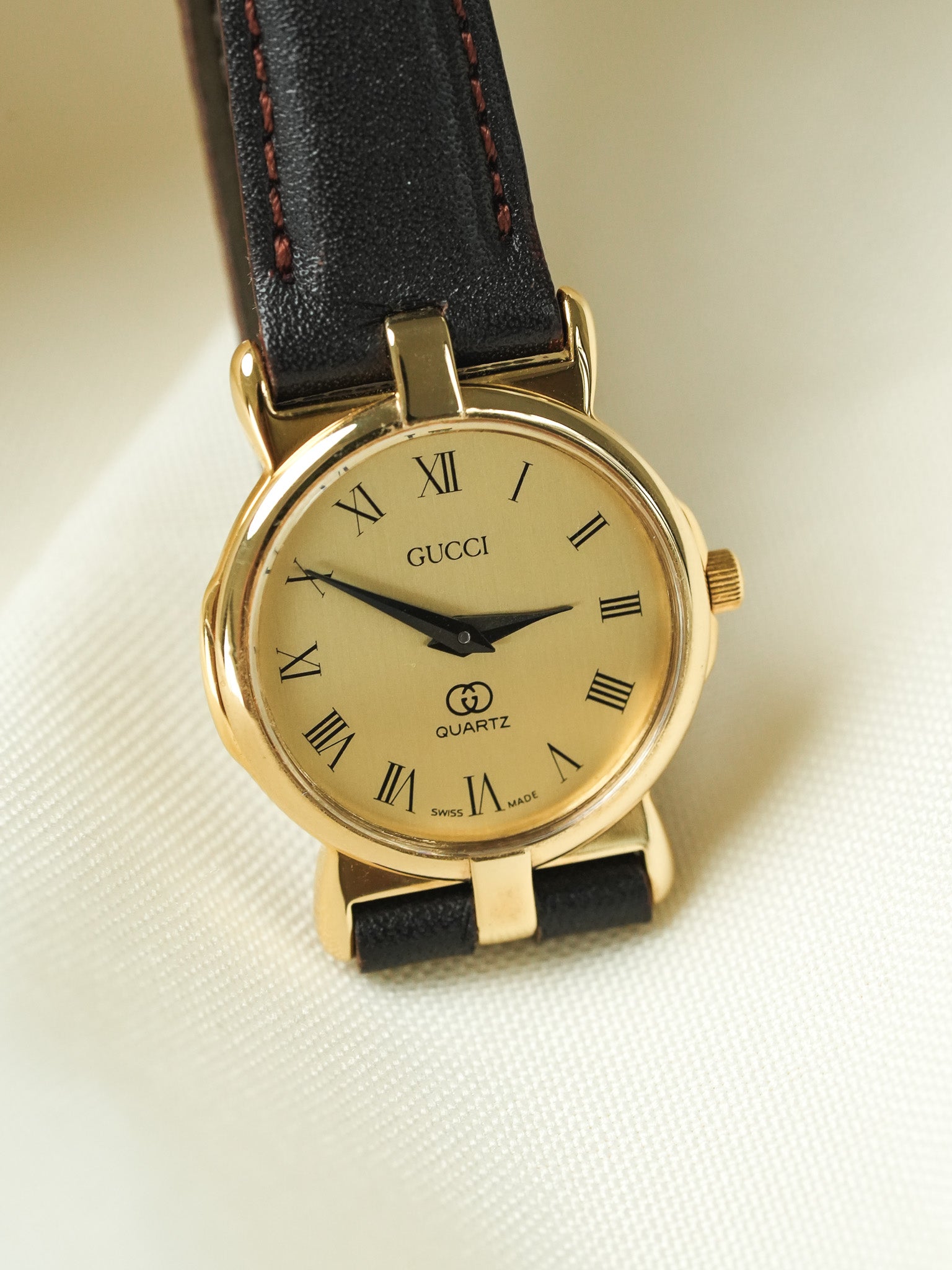 Gucci - Mini Ronde cornes centrales plaqué or - 1980s - Atelier Victor - Vintage Shop