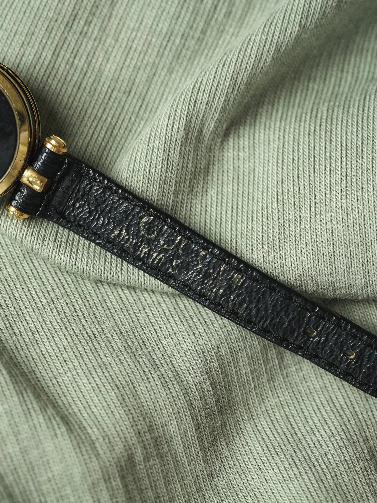 Gucci - Mini Ronde Or laque noir cornes centrales - 1990s - Atelier Victor