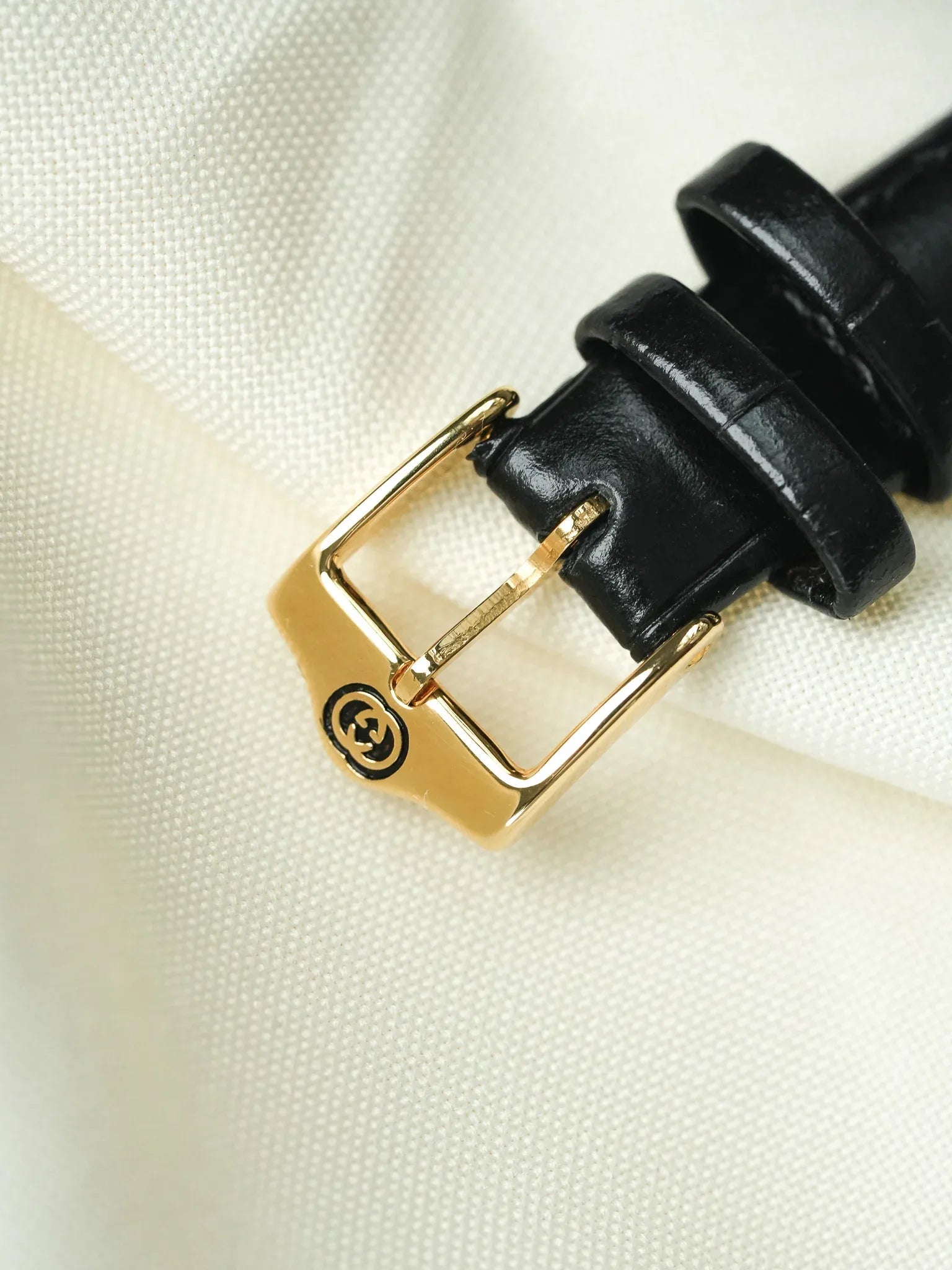 Gucci - Mini Tank Plaqué Or Cadran Argent Rouge - 1990s - Atelier Victor