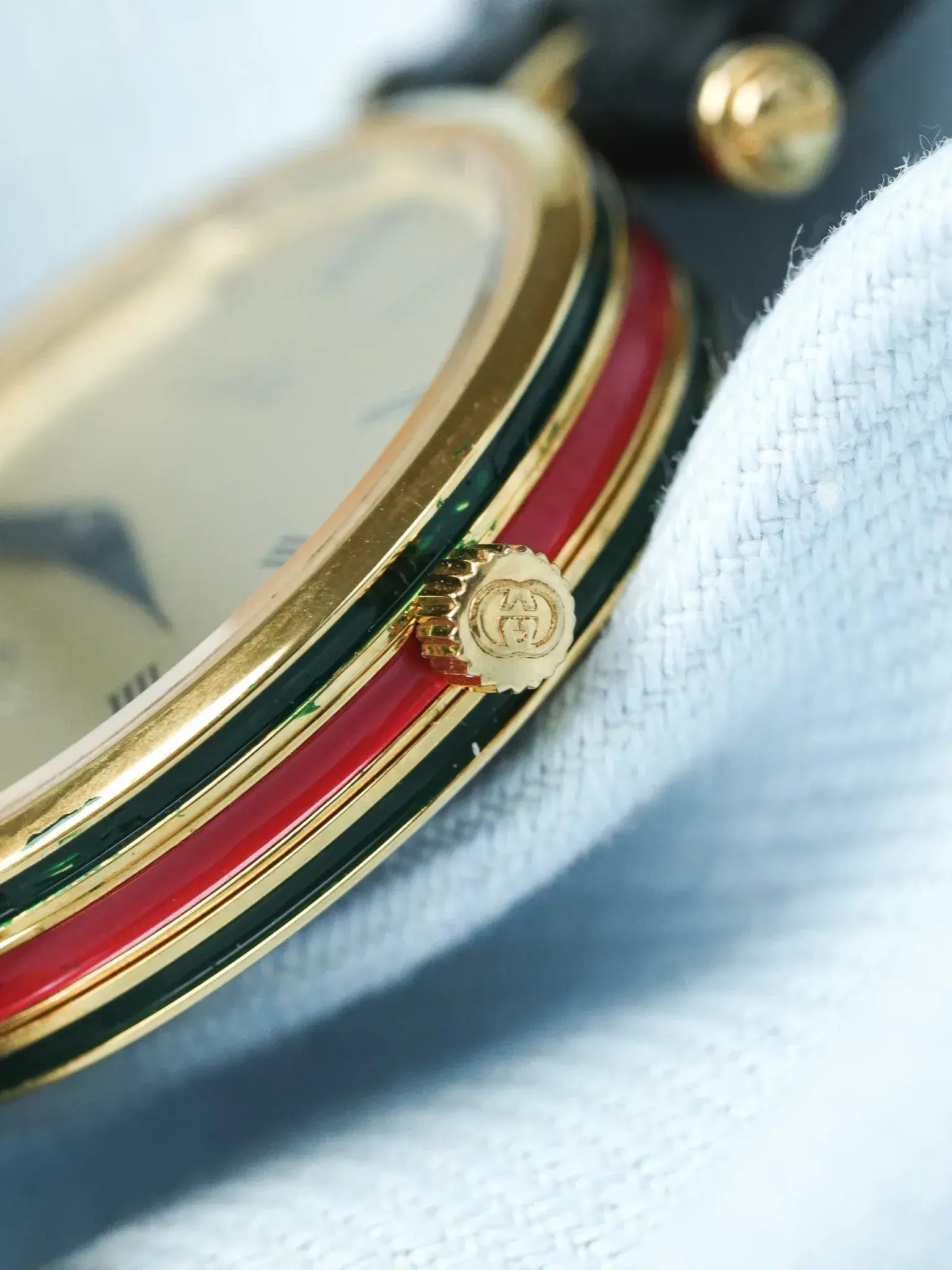 Gucci - Ronde Or et champagne laque rouge Gucci - 1990s