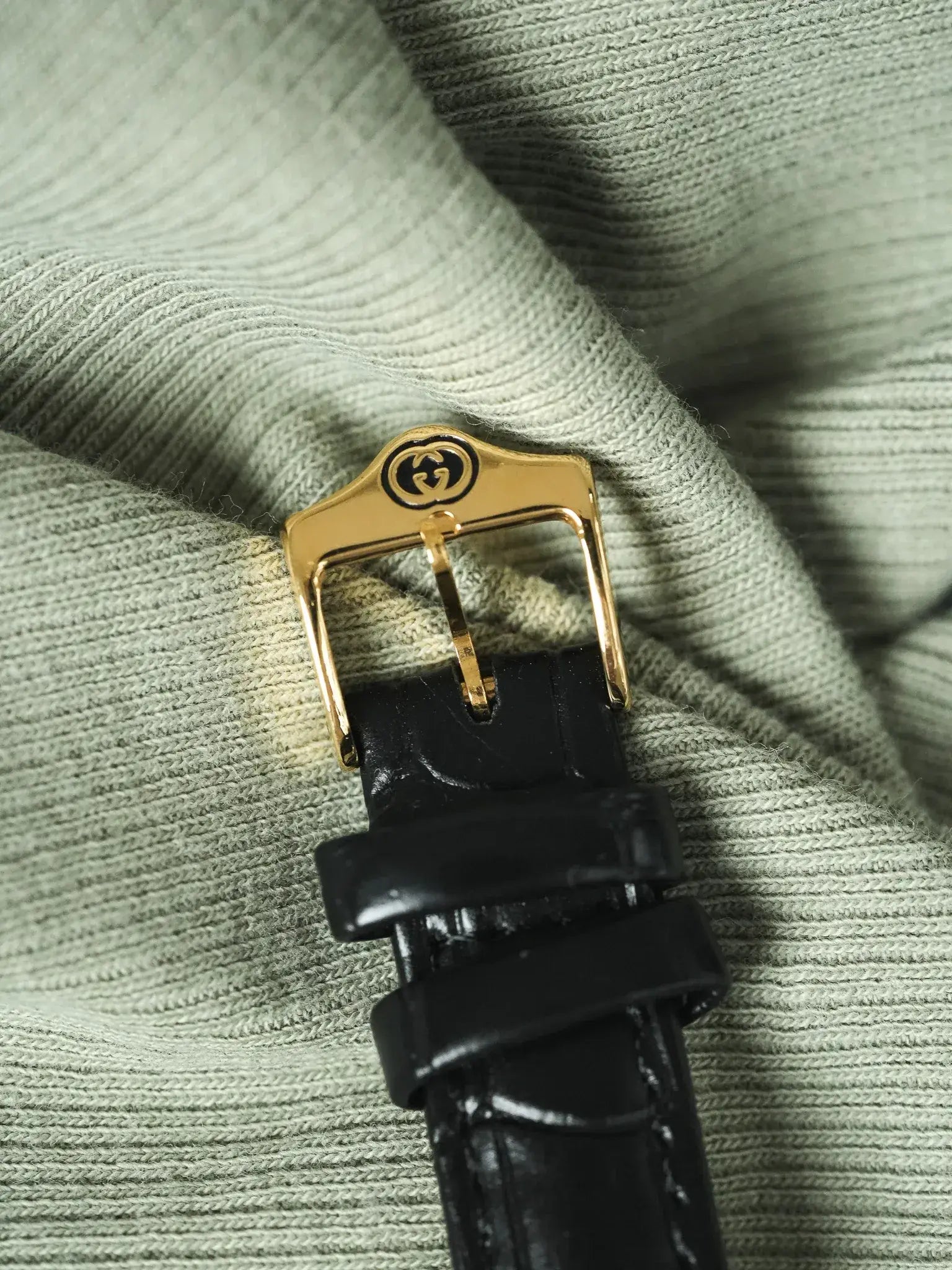 Gucci - Ronde Or et Noir boitier laque noir Gucci - 1990s - Atelier Victor