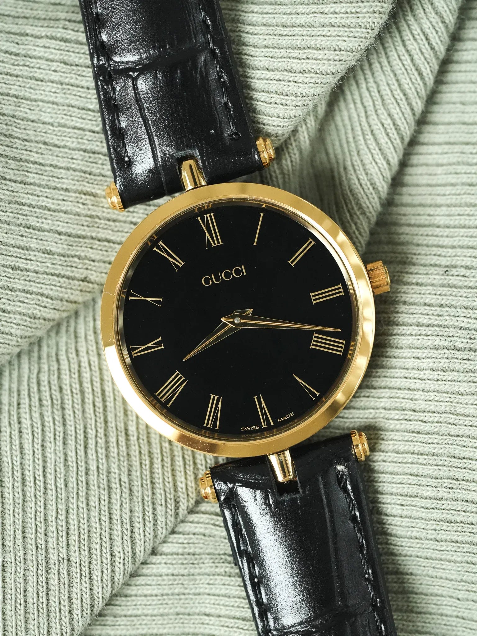 Gucci - Ronde Or et Noir boitier laque noir Gucci - 1990s - Atelier Victor