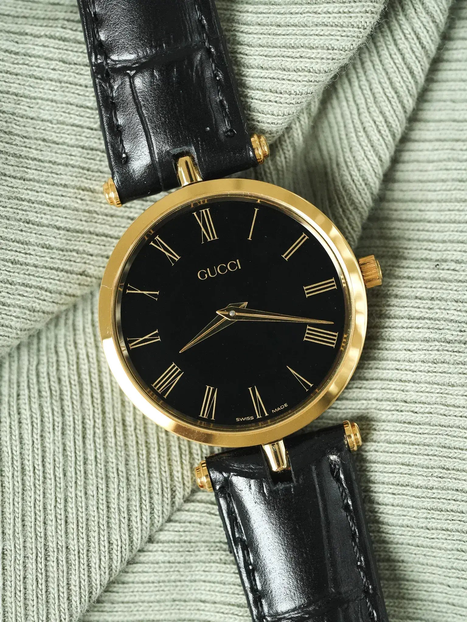 Gucci - Ronde Or et Noir boitier laque noir Gucci - 1990s - Atelier Victor