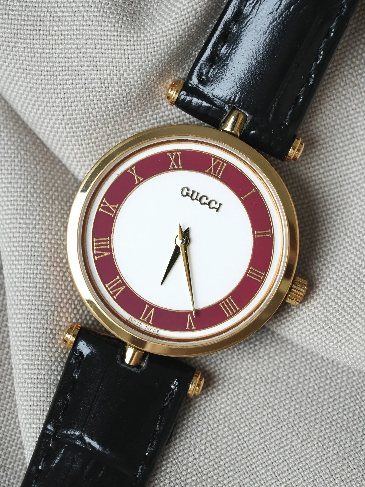 Gucci - Ronde Or et rouge boitier laque rouge Gucci - 1990s - Atelier Victor