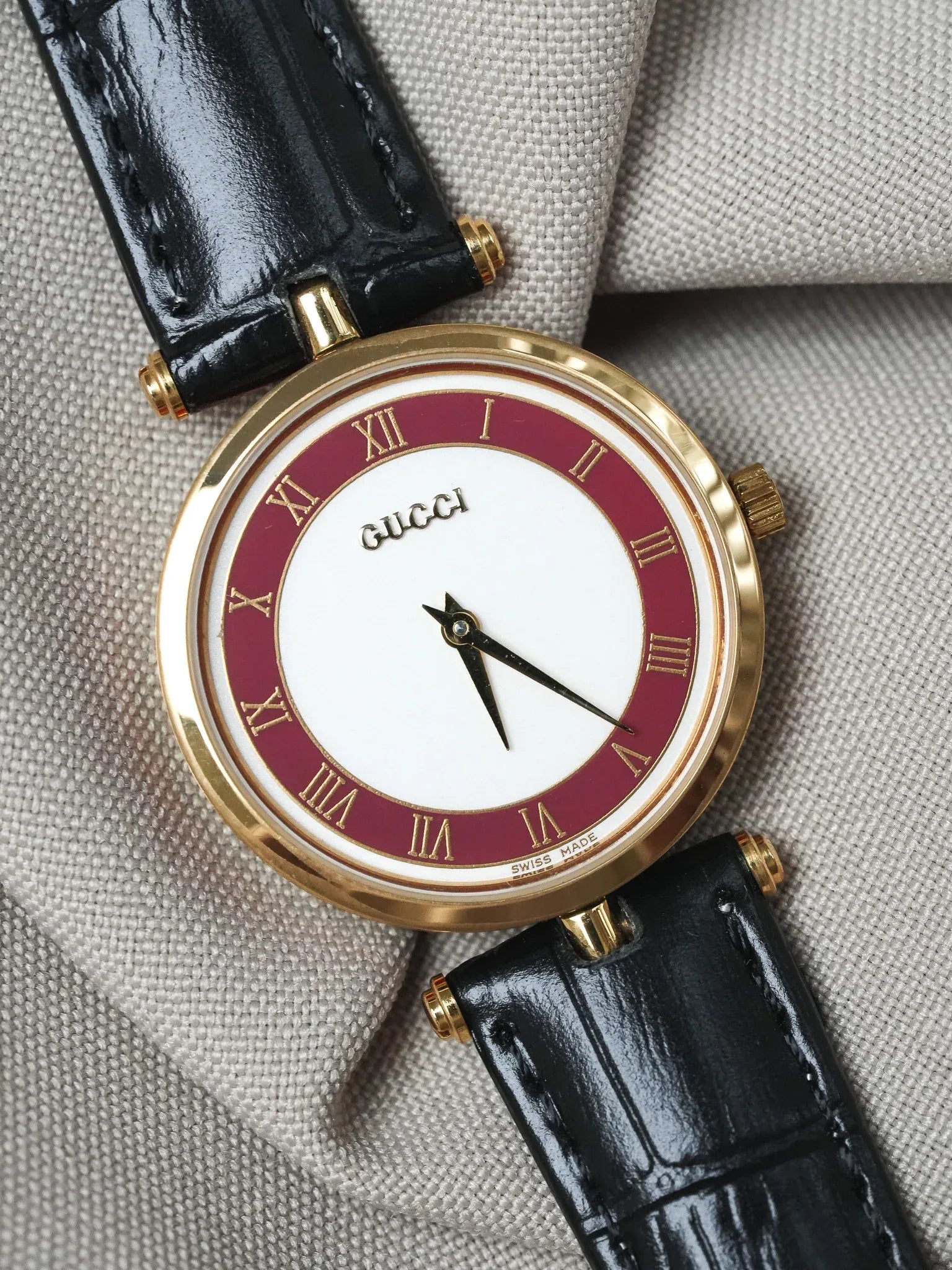 Gucci - Ronde Or et rouge boitier laque rouge Gucci - 1990s - Atelier Victor