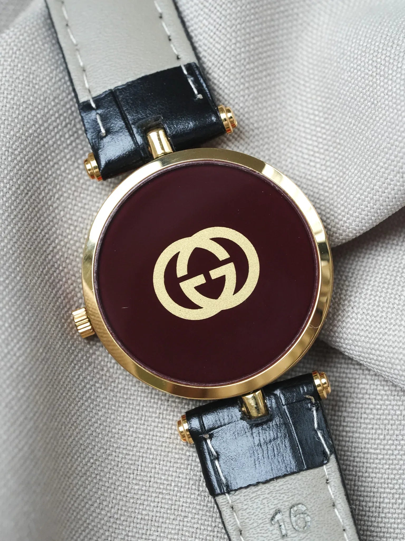 Gucci - Ronde Or et rouge boitier laque rouge Gucci - 1990s - Atelier Victor