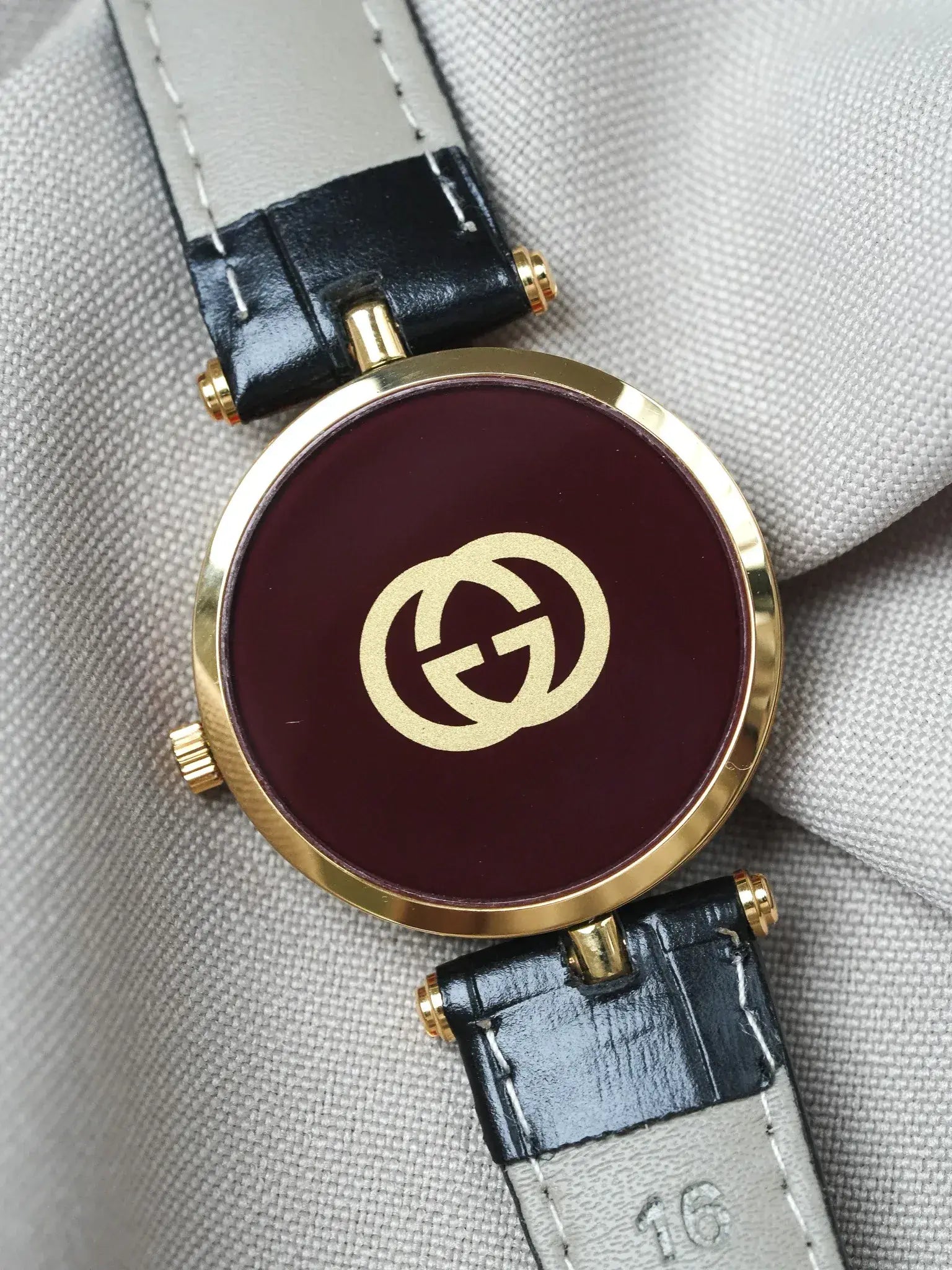 Gucci - Ronde Or et rouge boitier laque rouge Gucci - 1990s - Atelier Victor