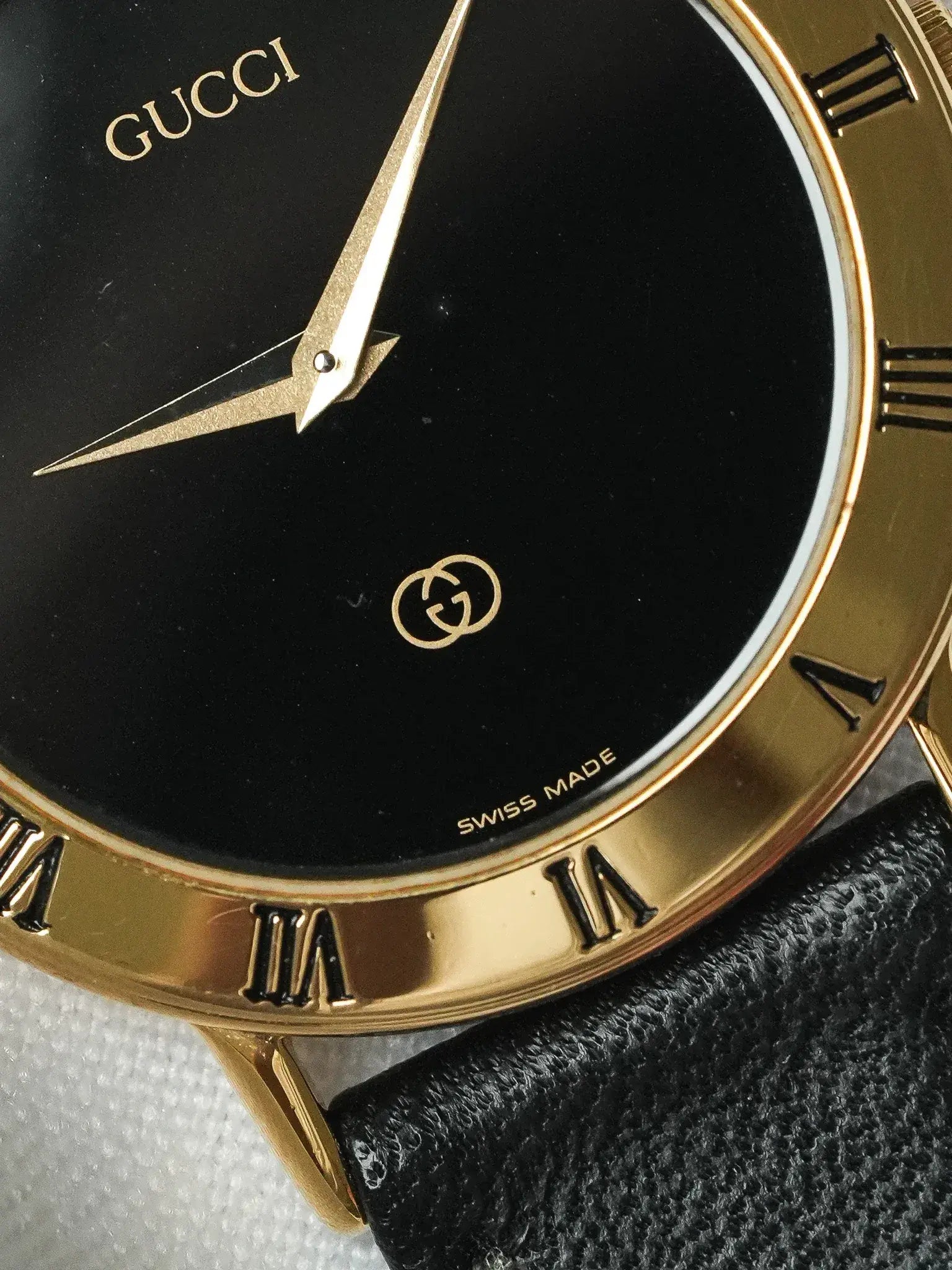 Gucci - Ronde Or Index Romain Cadran noir (0005145) - 1990s - Atelier Victor
