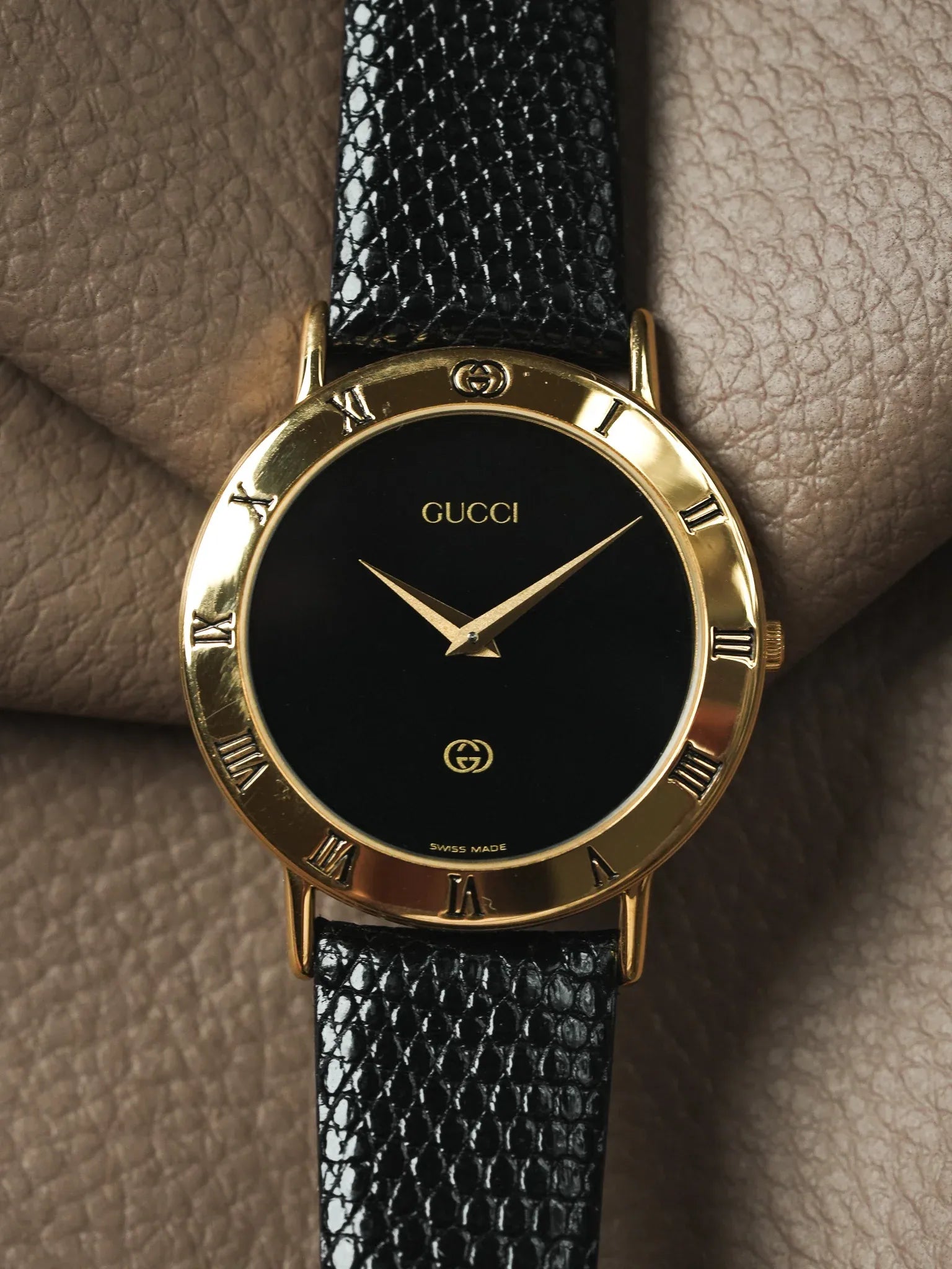 Gucci - مستدير أو مؤشر روماني قرص أسود (0289470) - 1990s