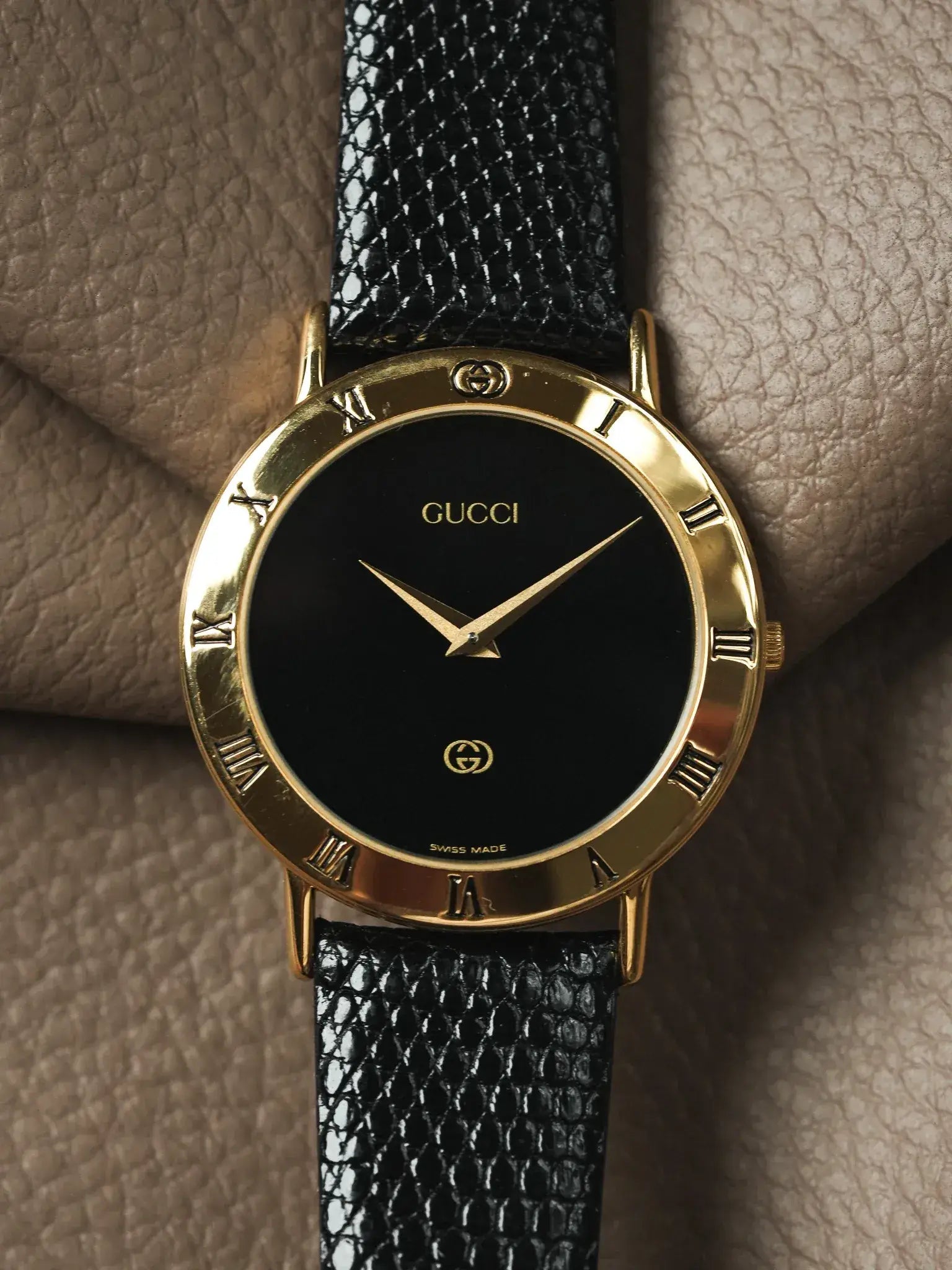Gucci - Ronde Or Index Romain Cadran noir (0289470) - 1990s