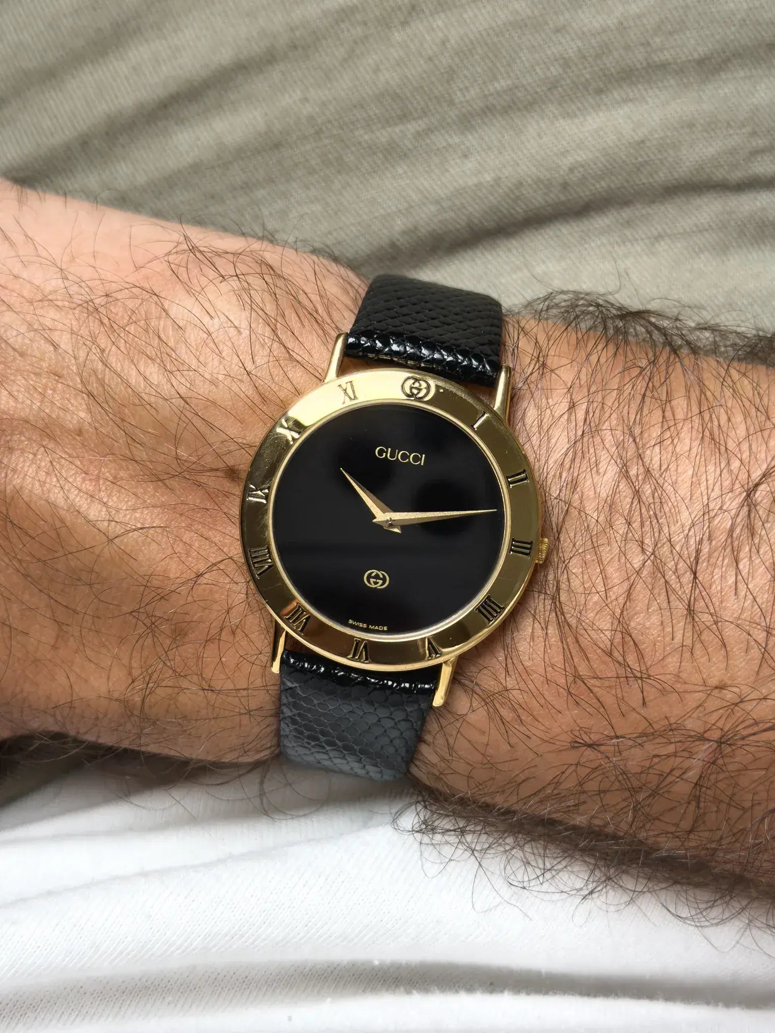 Gucci - Ronde Or Index Romain Cadran noir (0289470) - 1990s