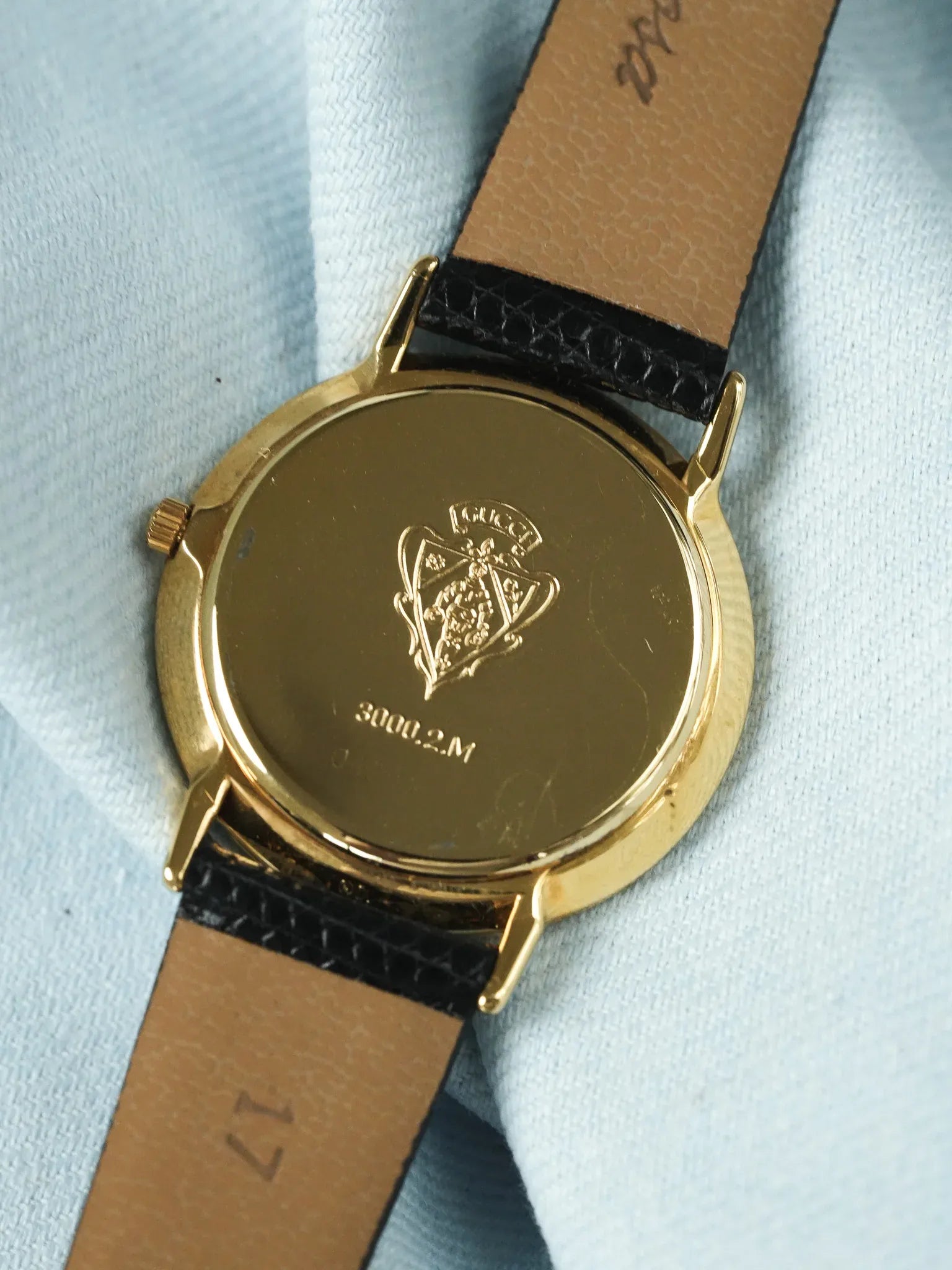 Gucci - Ronde Or Index Romain Cadran noir - 1990s - Atelier Victor