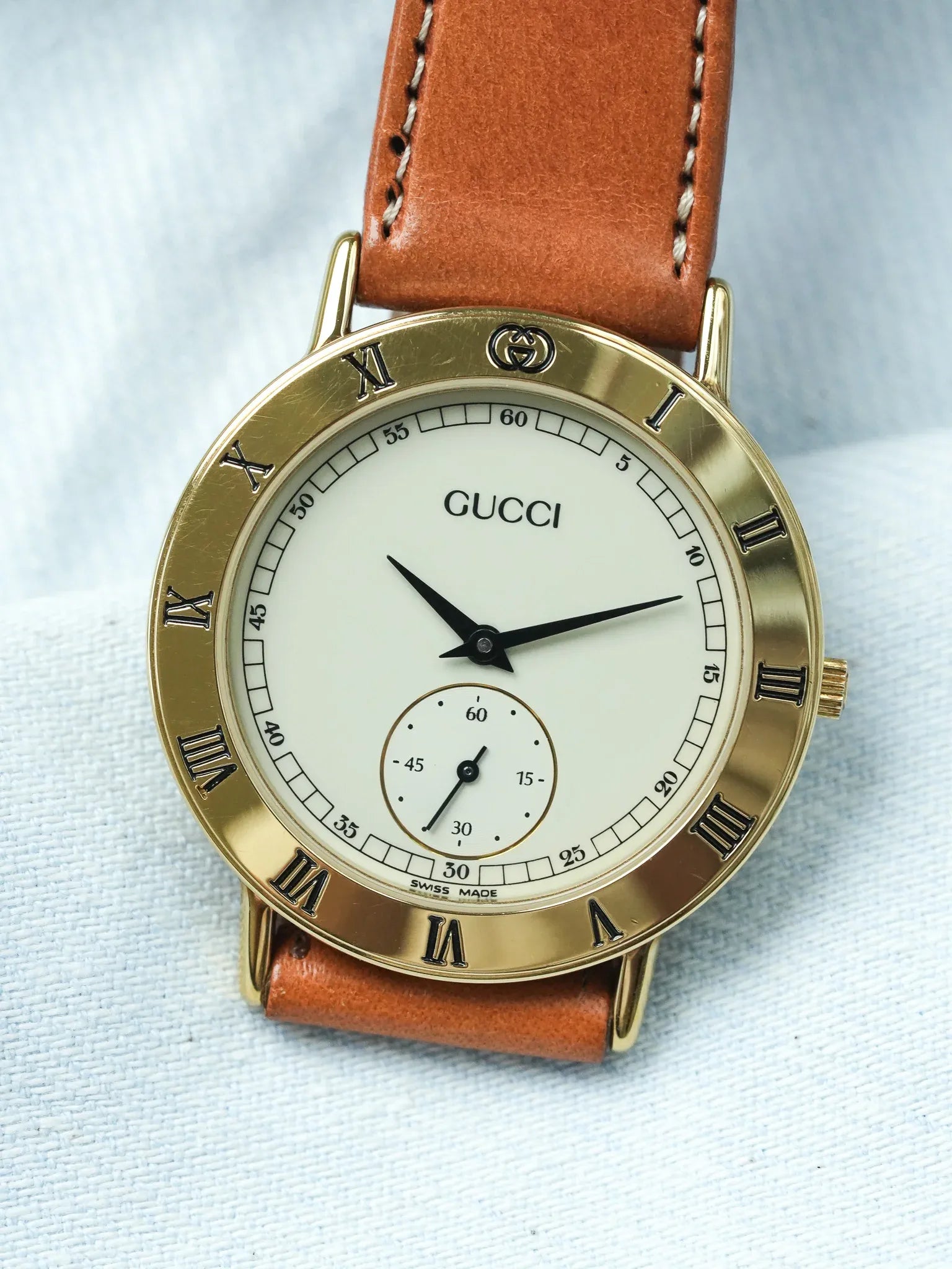 Watch Gucci Vintage (1990s) - Round Gold Sub-second 33mm