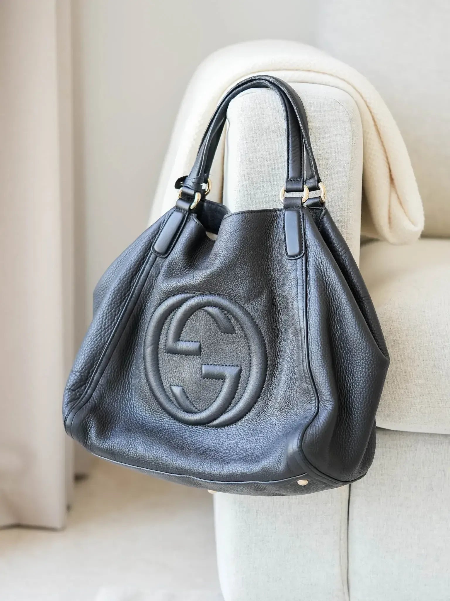 Gucci - Sac à main Soho en cuir noir - Atelier Victor