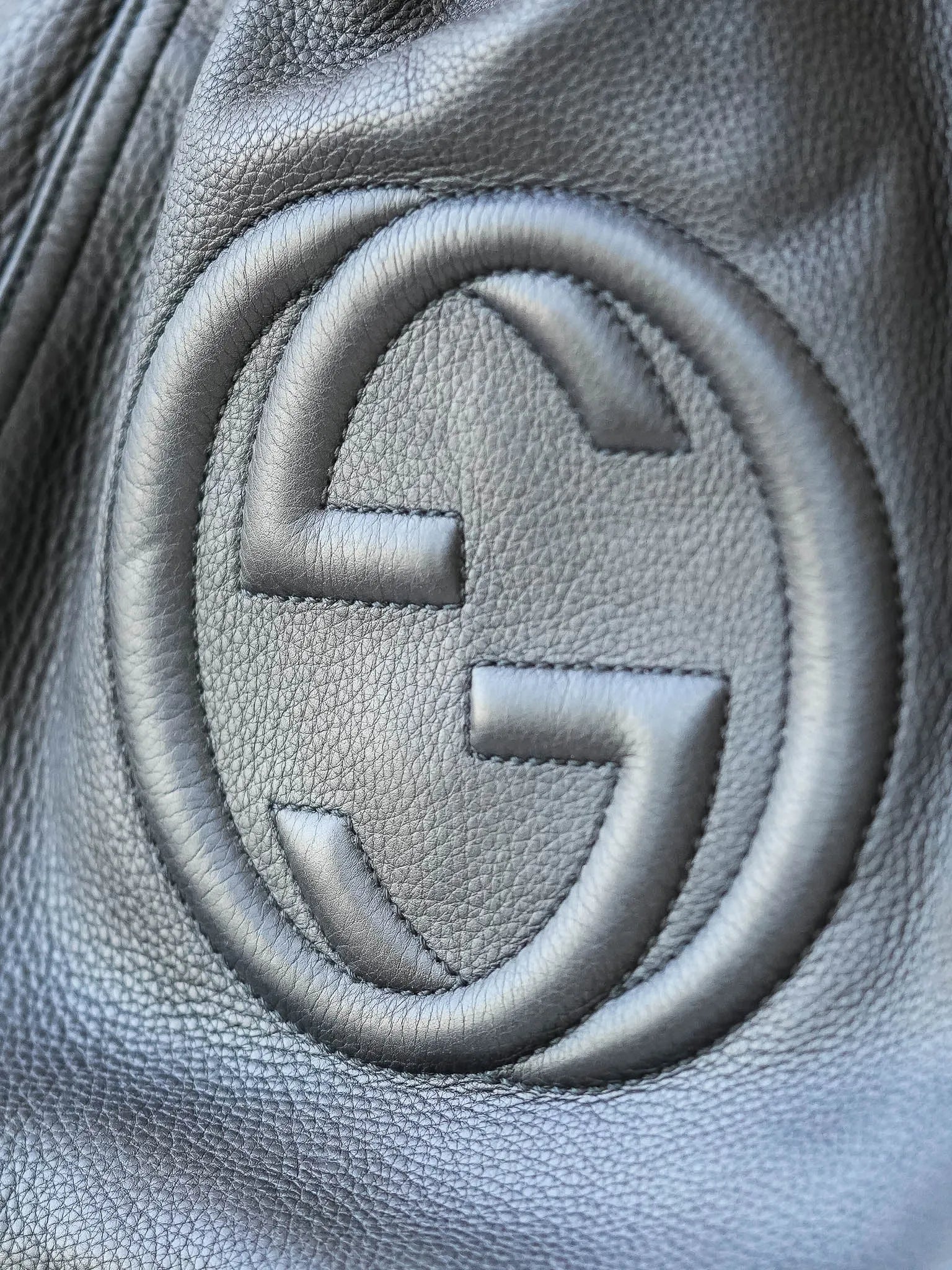 Gucci - Sac à main Soho en cuir noir - Atelier Victor