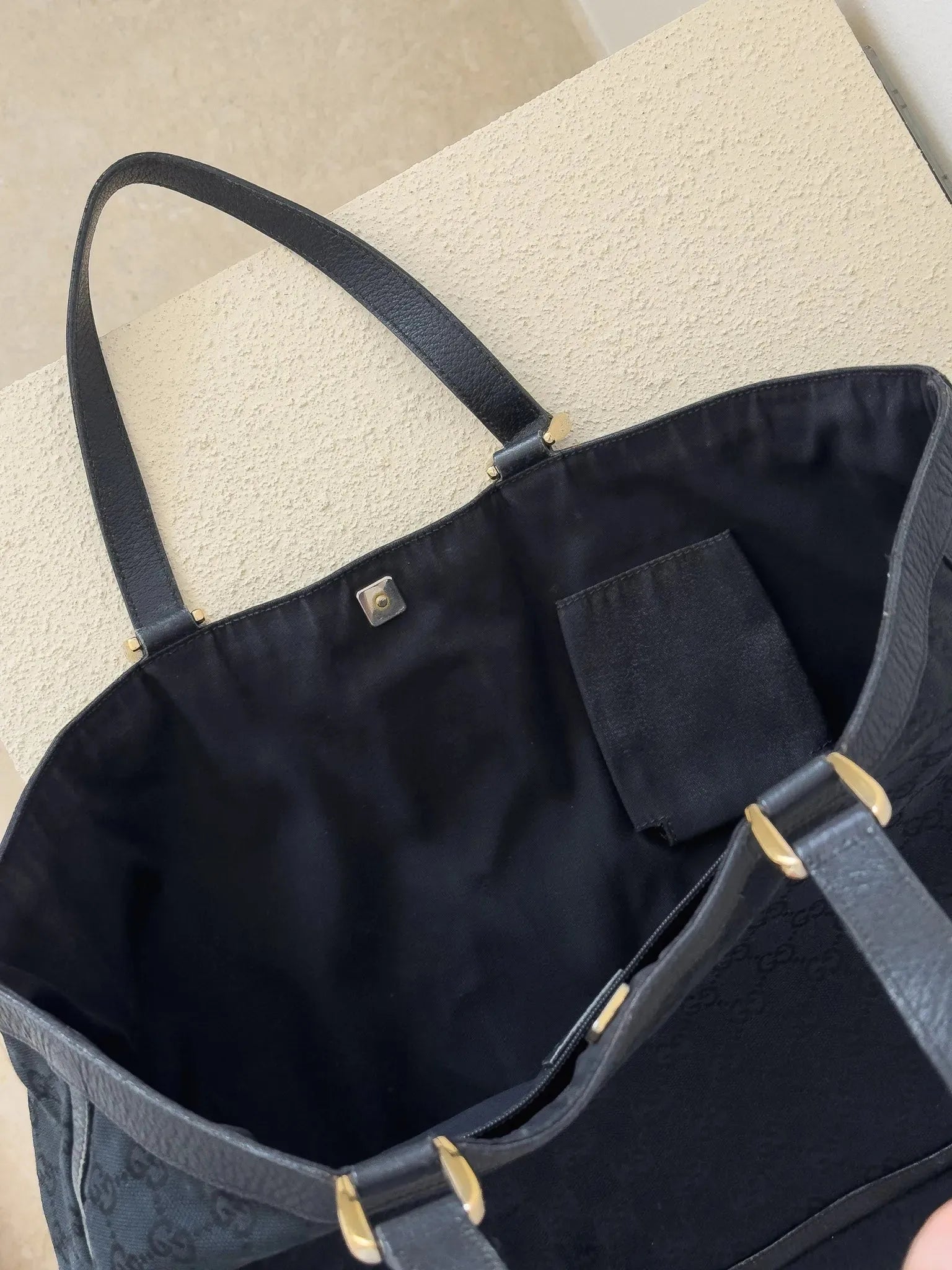 Gucci - Sac cabas GG Abbey noir - Atelier Victor Paris - Vintage Watch Shop Dubai