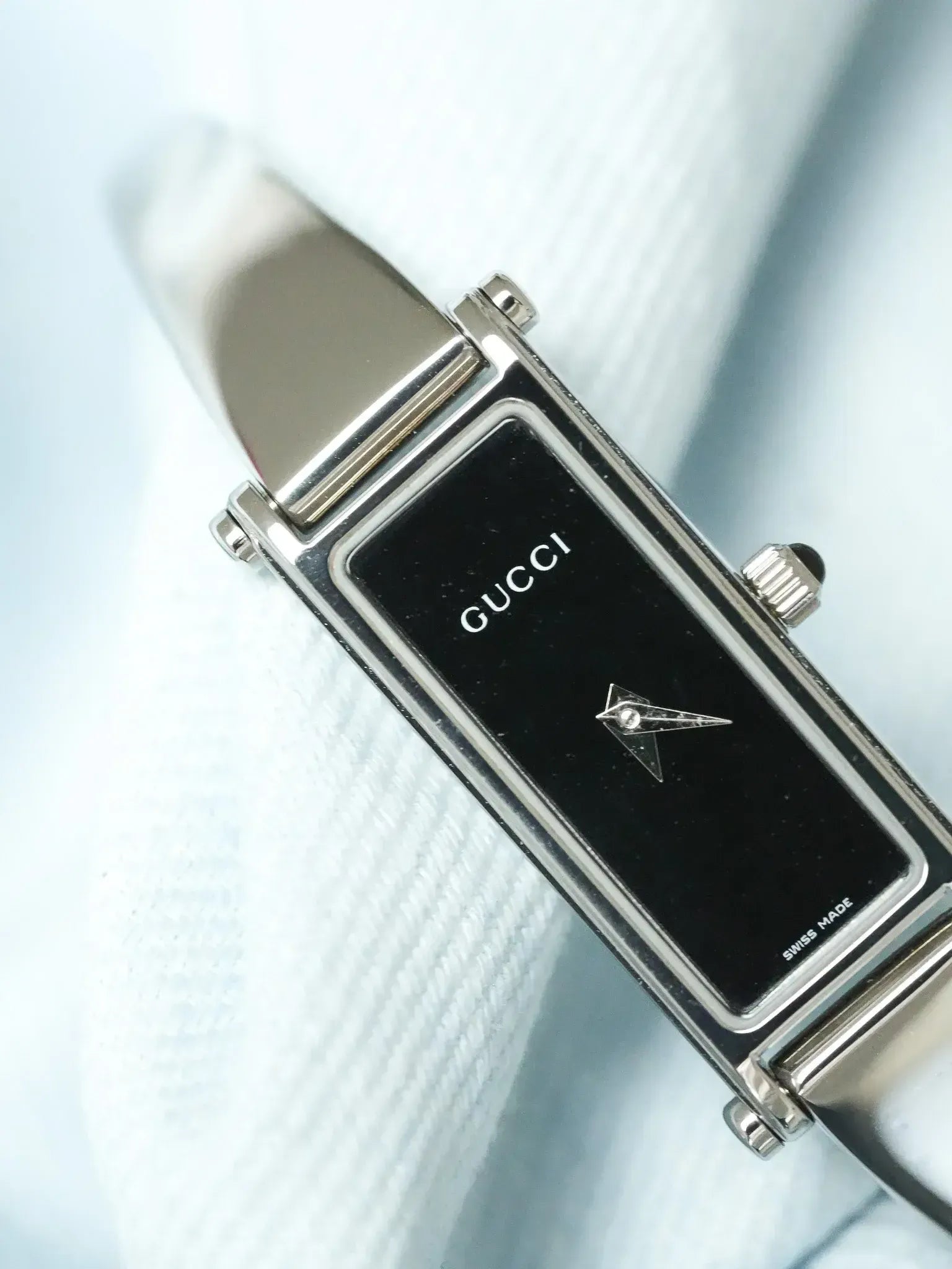 Gucci - Tank Bracelet Jonc Acier Cadran noir - 1990s - Atelier Victor