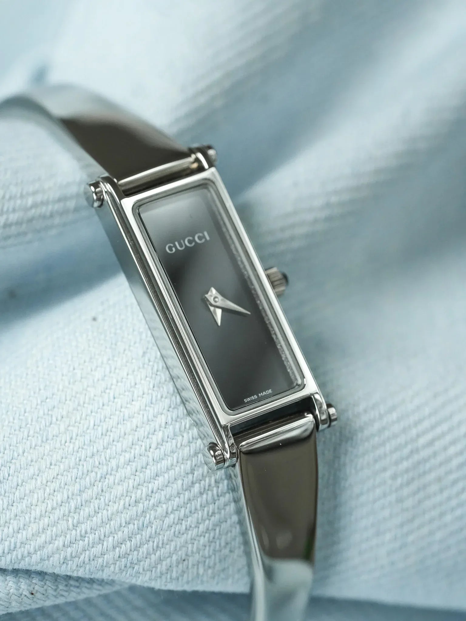 Gucci - Tank Bracelet Jonc Acier Cadran noir - 1990s - Atelier Victor