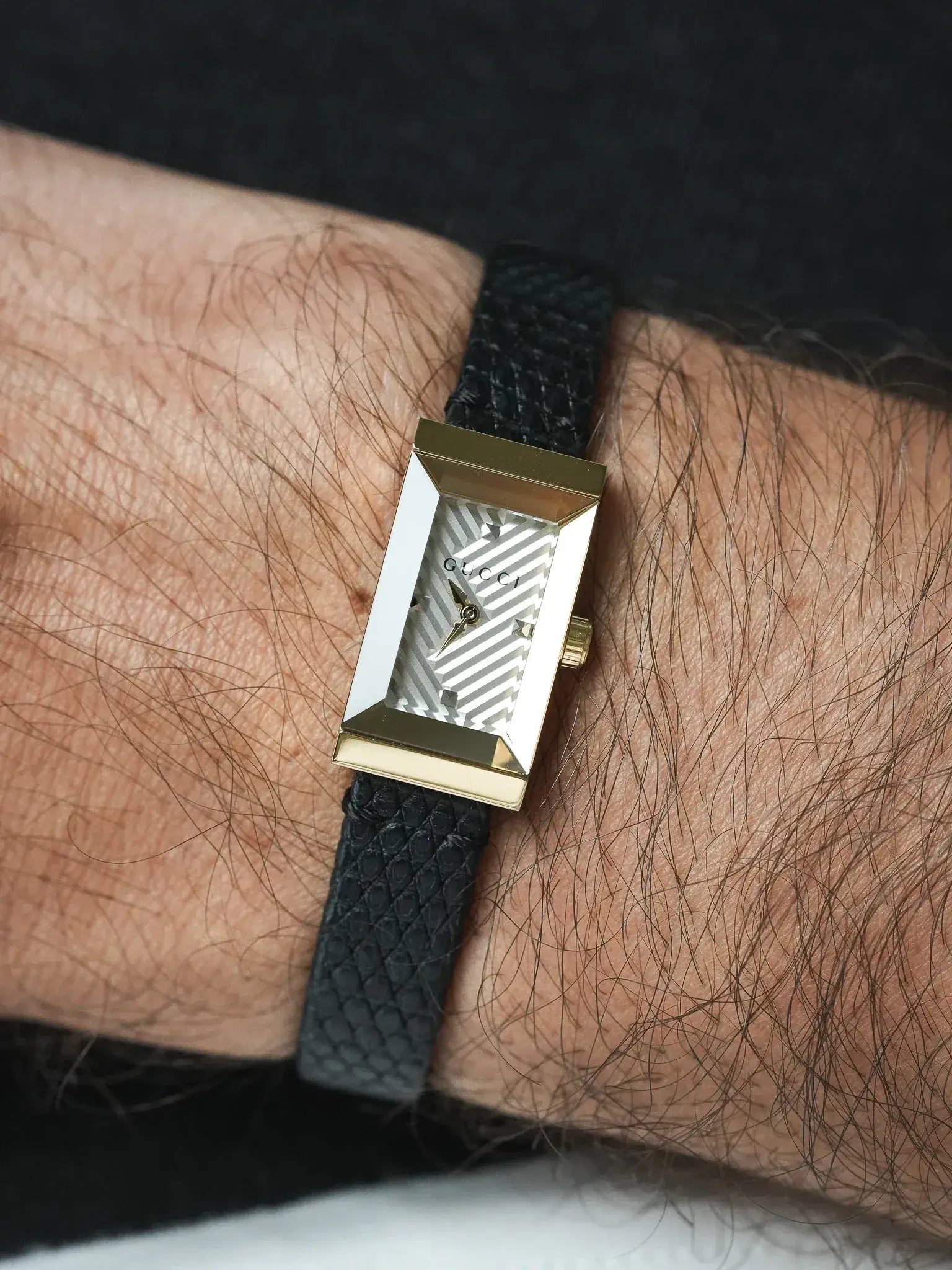 Gucci - Tank Facette Plaqué or cadran chevron acier - 2017