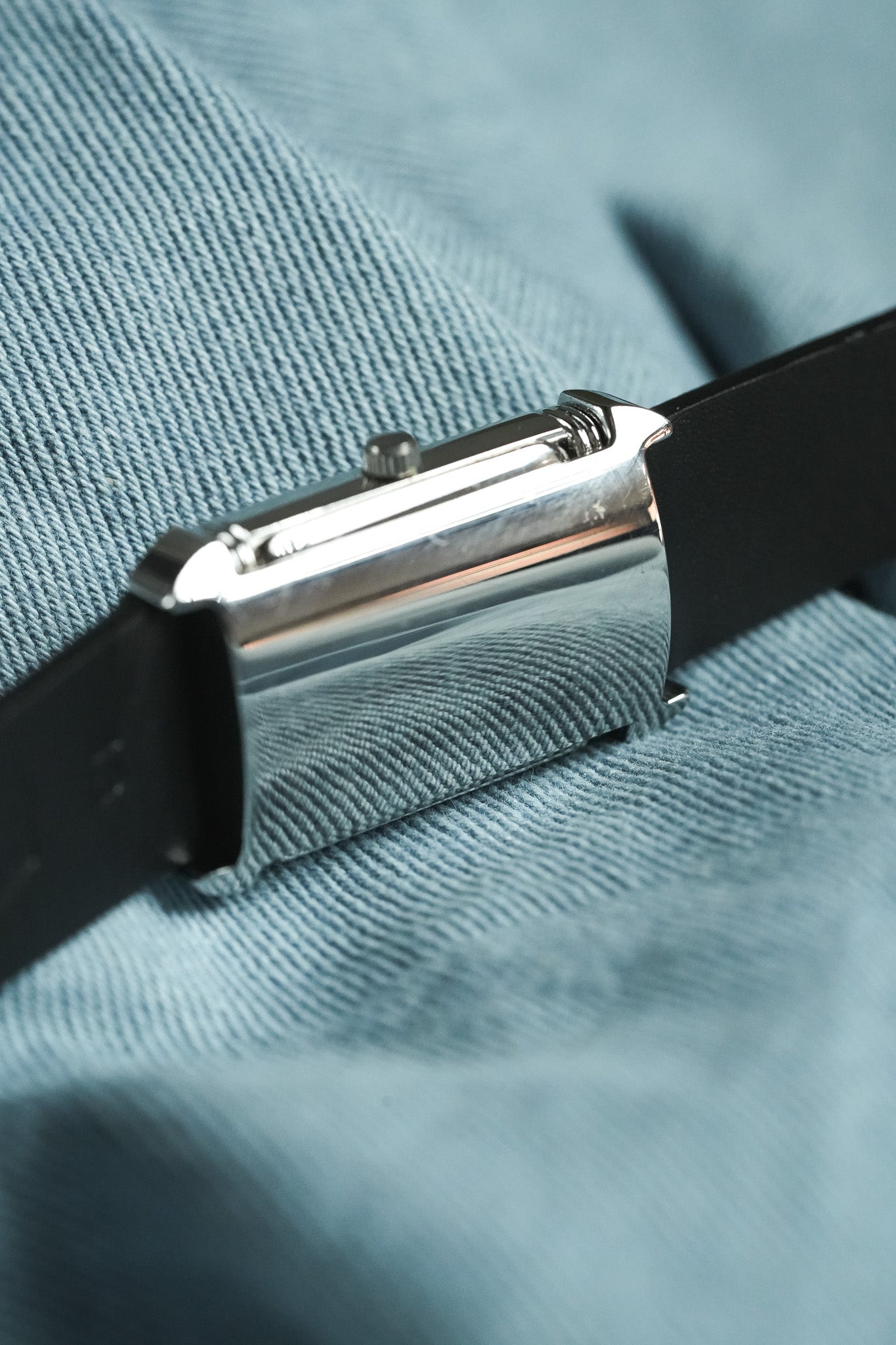 Hitachi - Tank Reverso Acier Quartz - 1990s - Atelier Victor - Vintage Shop