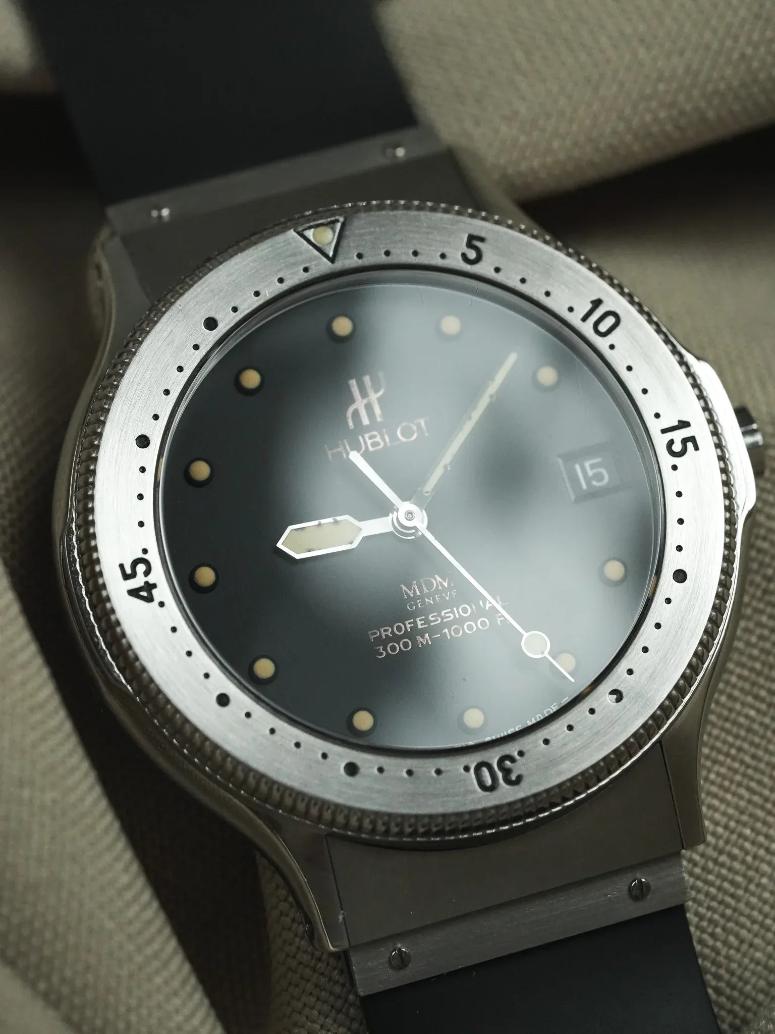 Hublot - MDM Acier Automatique Professionnal 300m - 1990s - Atelier Victor - Vintage Shop