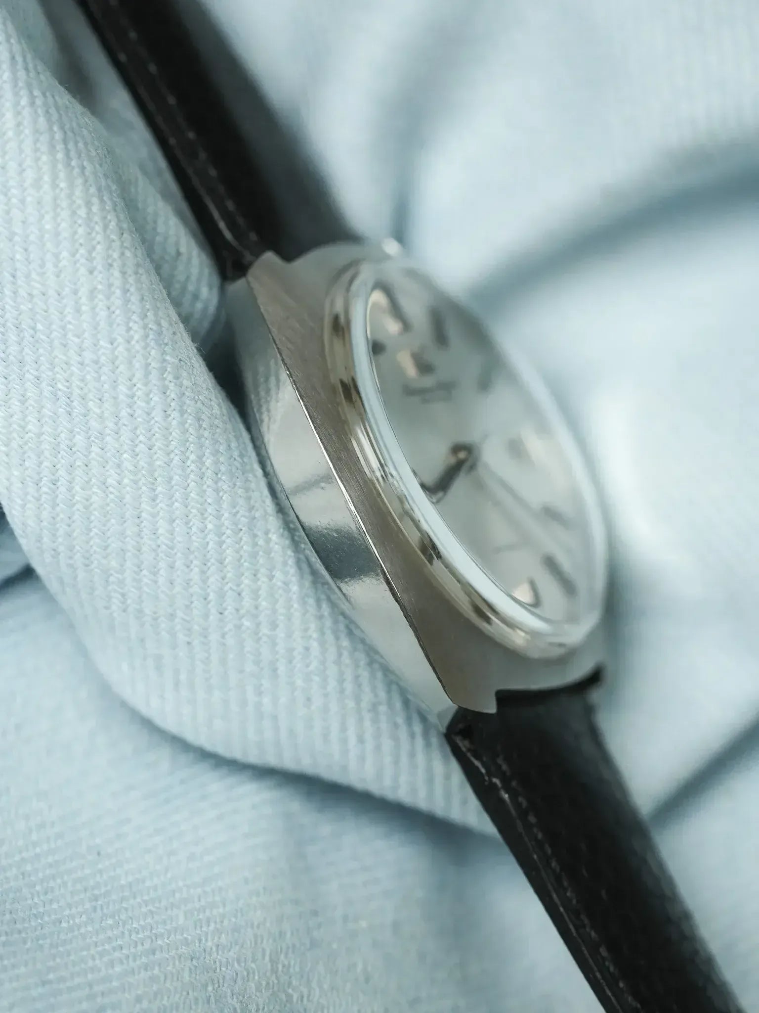 IWC - R814A Coussin Acier Brossé Monobloc cal.8541 - 1960s - Atelier Victor