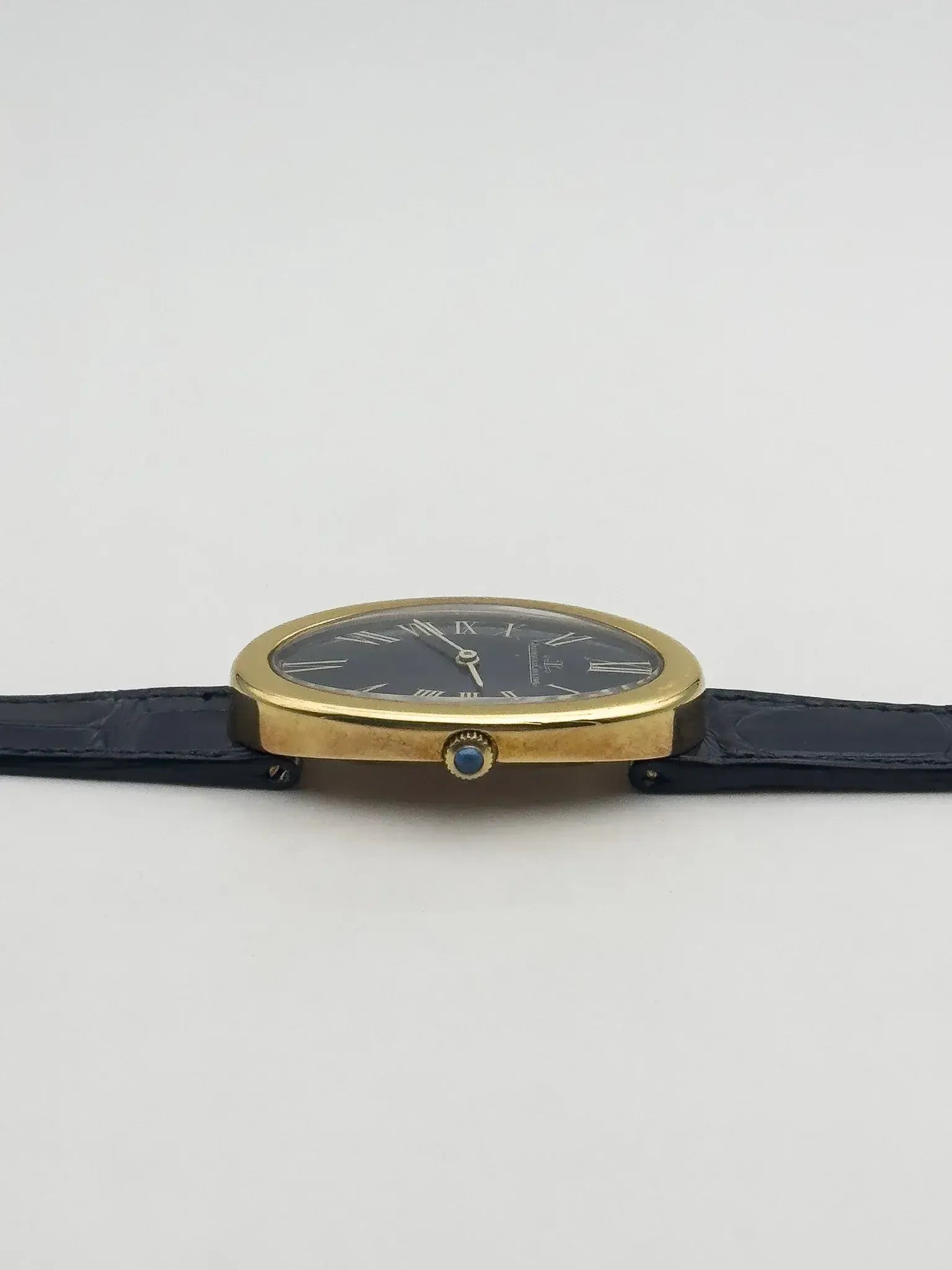 Jaeger-LeCoultre - 9113 Baignoire Or 18k Bleu tapissé - 1970s - Atelier Victor