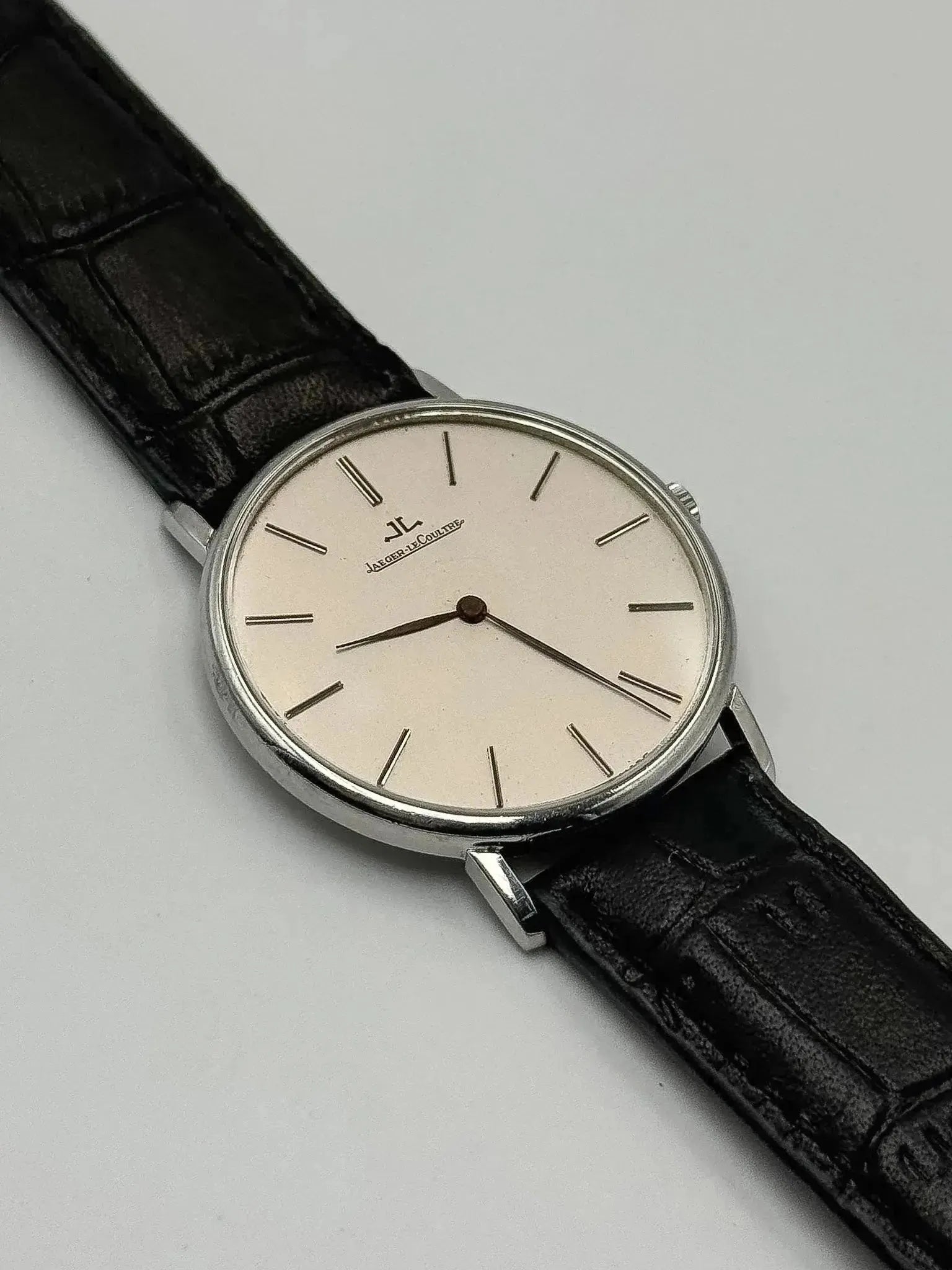 Jaeger-LeCoultre - Dress Watch Acier Extra plate 9226 - 1970s - Atelier Victor Paris - Vintage Watch Shop Dubai