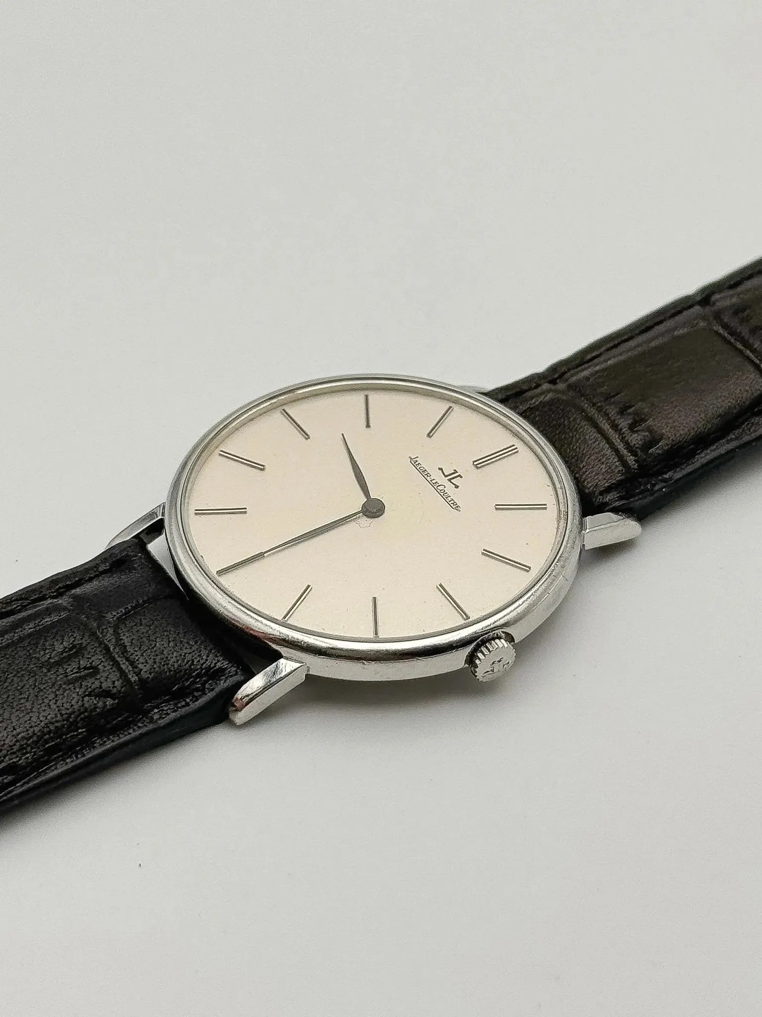 Jaeger-LeCoultre - Dress Watch Acier Extra plate 9226 - 1970s - Atelier Victor Paris - Vintage Watch Shop Dubai