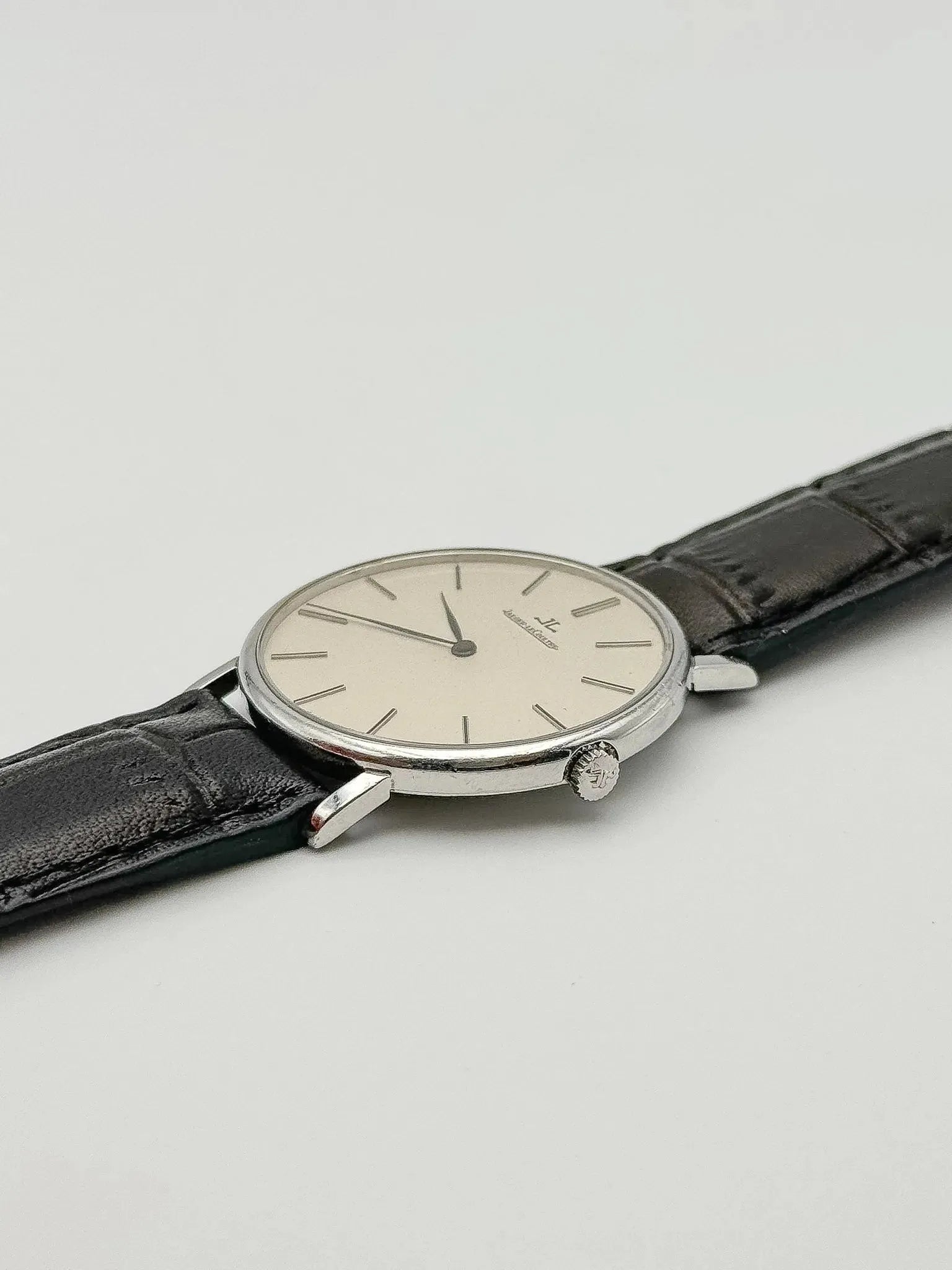 Jaeger-LeCoultre - Dress Watch Acier Extra plate 9226 - 1970s - Atelier Victor Paris - Vintage Watch Shop Dubai
