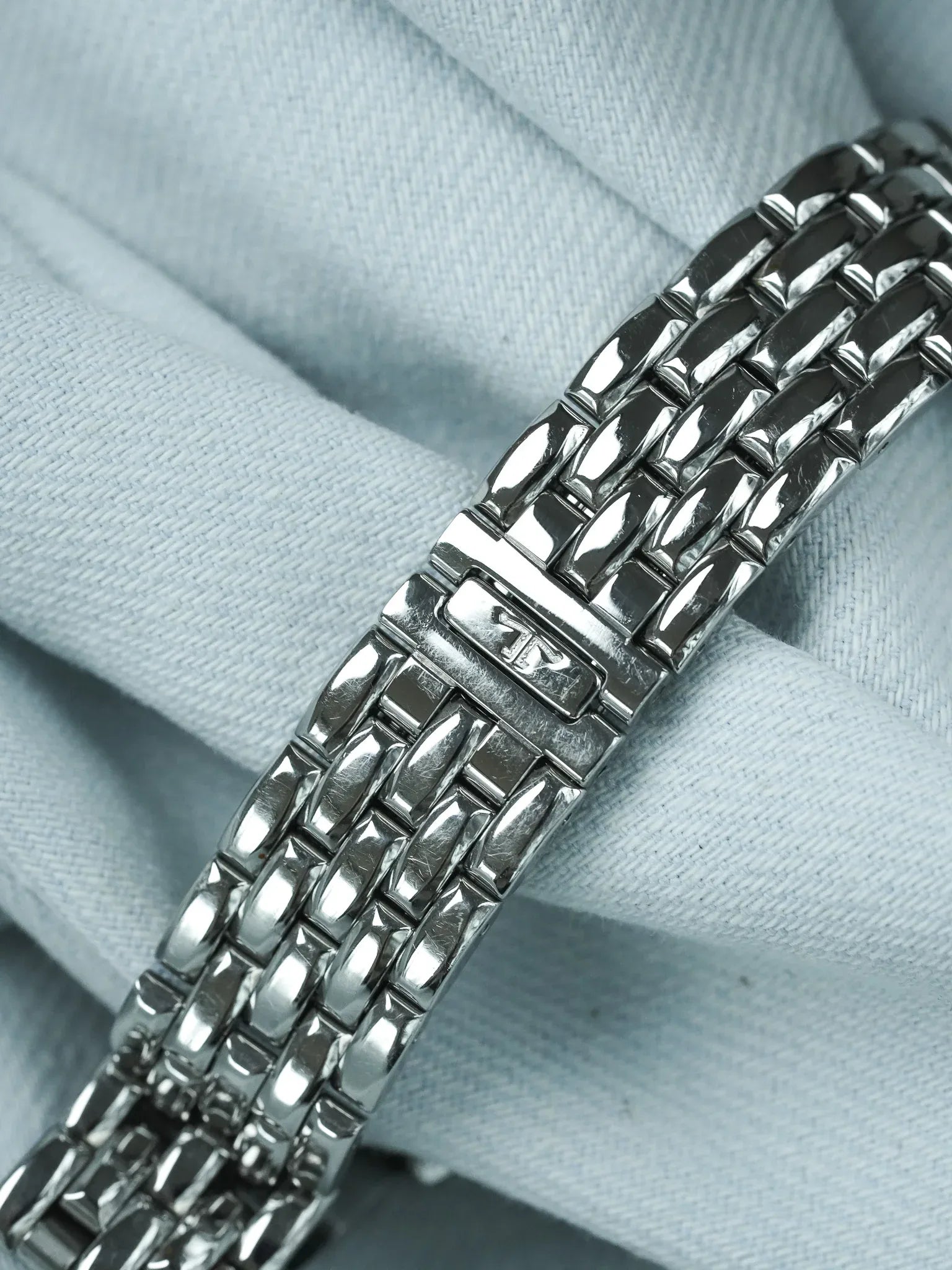 Jaeger-LeCoultre - Reverso 260.8.08 steel 20x33mm ultra-thin quartz - 1990s