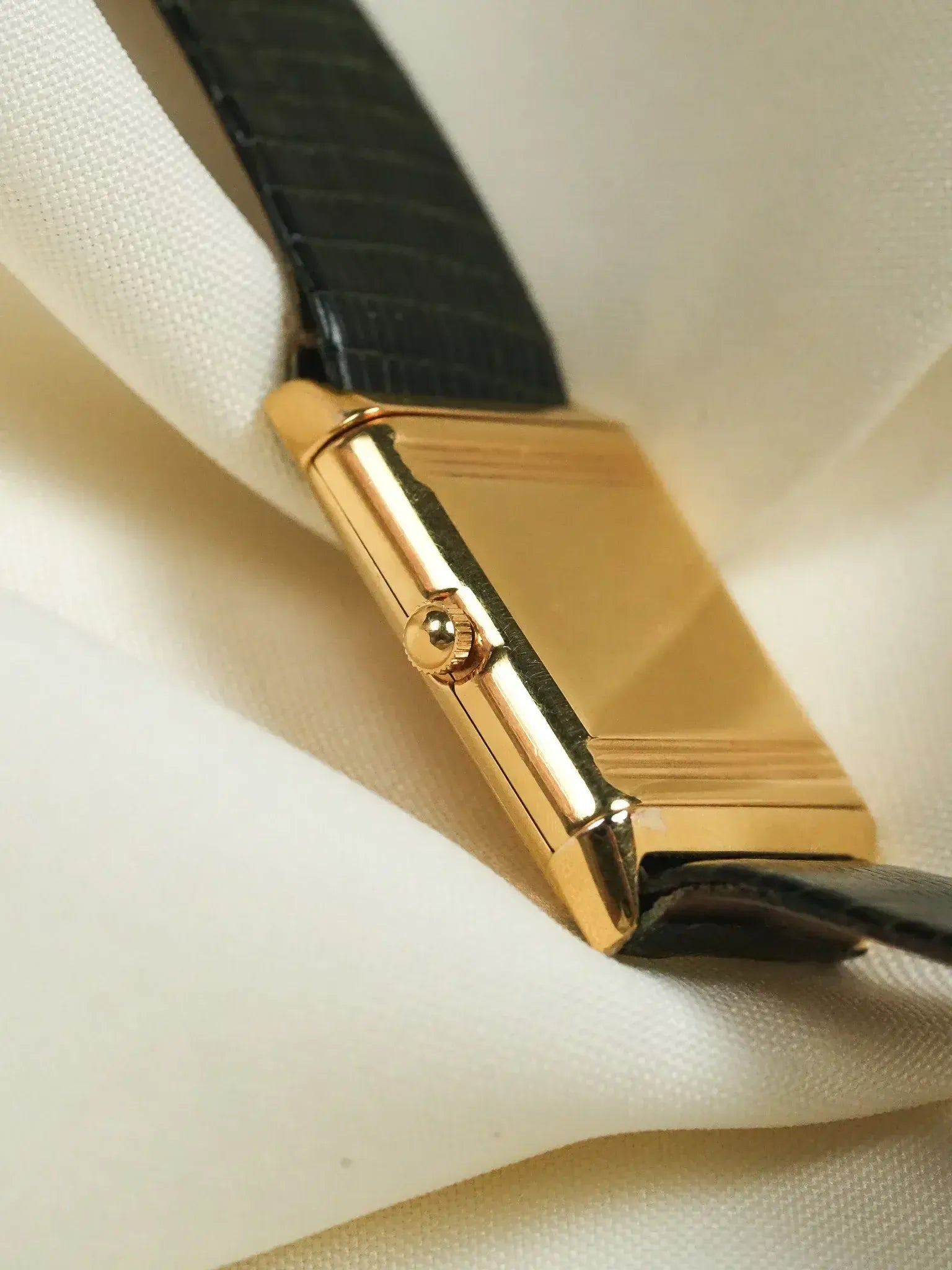 Jules Delas - montre style reverso plaqué or quartz - 1990s - Atelier Victor