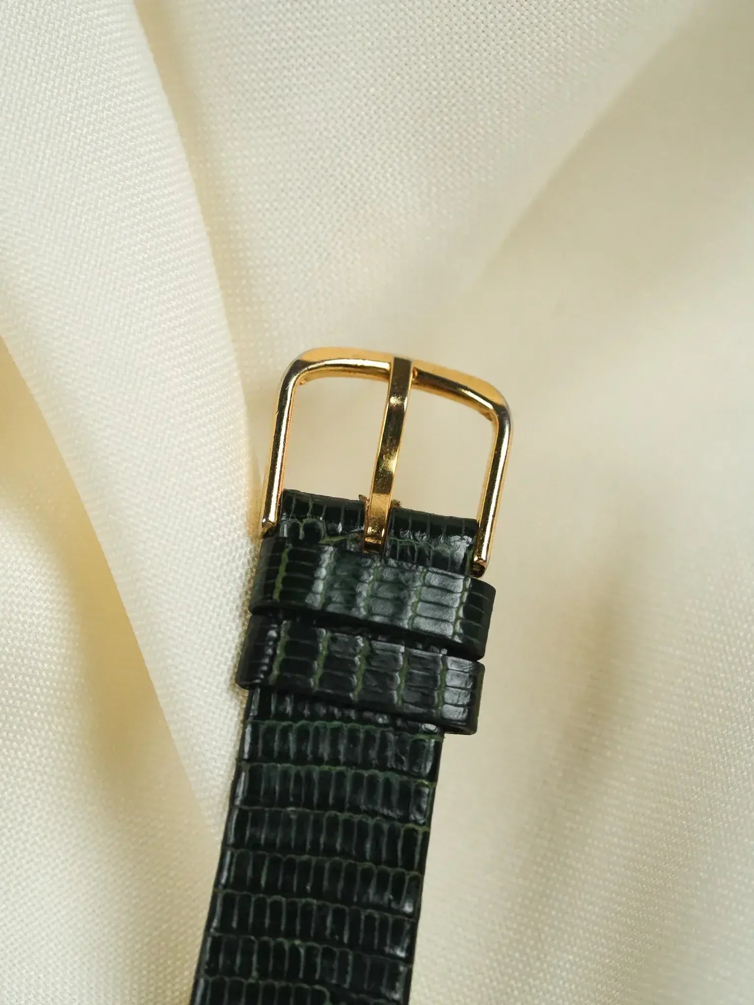 Jules Delas - montre style reverso plaqué or quartz - 1990s - Atelier Victor