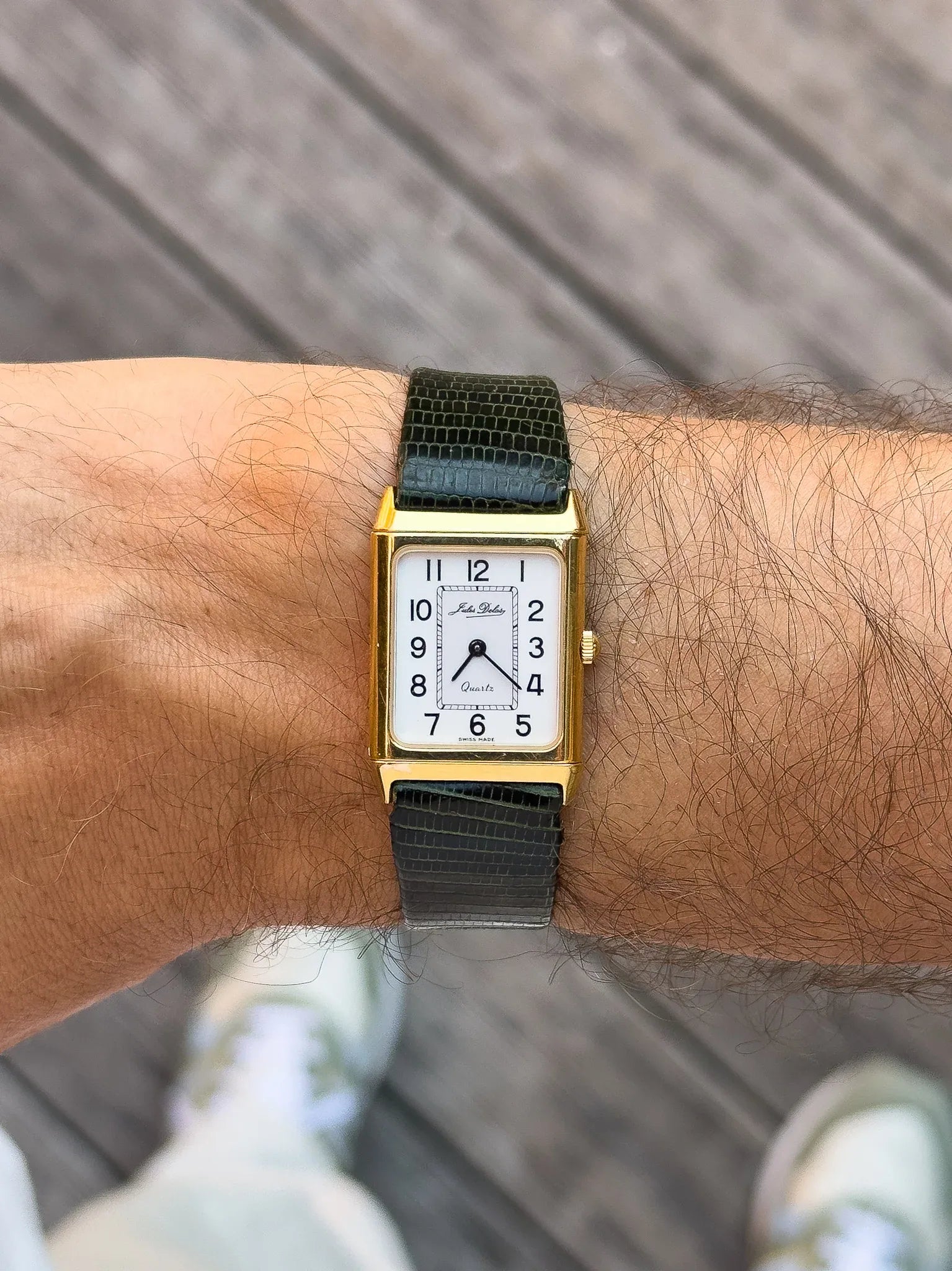 Jules Delas - montre style reverso plaqué or quartz - 1990s - Atelier Victor