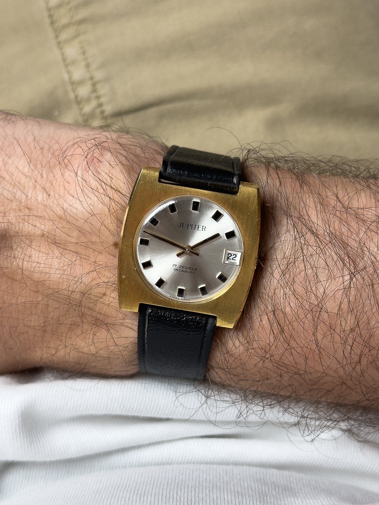 Jupiter - Tonneau Élargie Plaqué or - 1980s - Atelier Victor - Vintage Shop