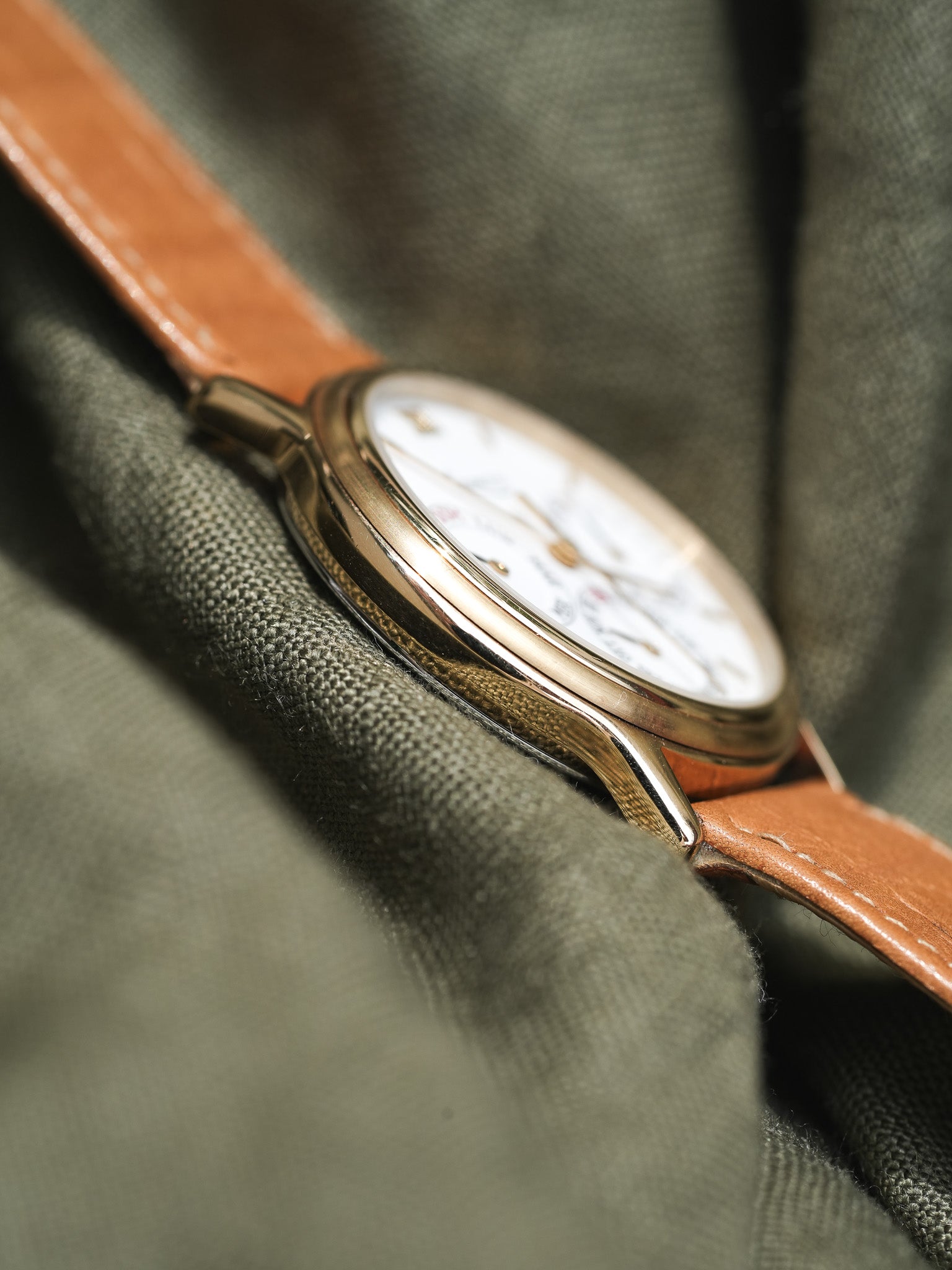 Levrette - Triple Calendar Plaqué or Blanc - NOS - 1990s - Atelier Victor Paris - Vintage Watch Shop Dubai