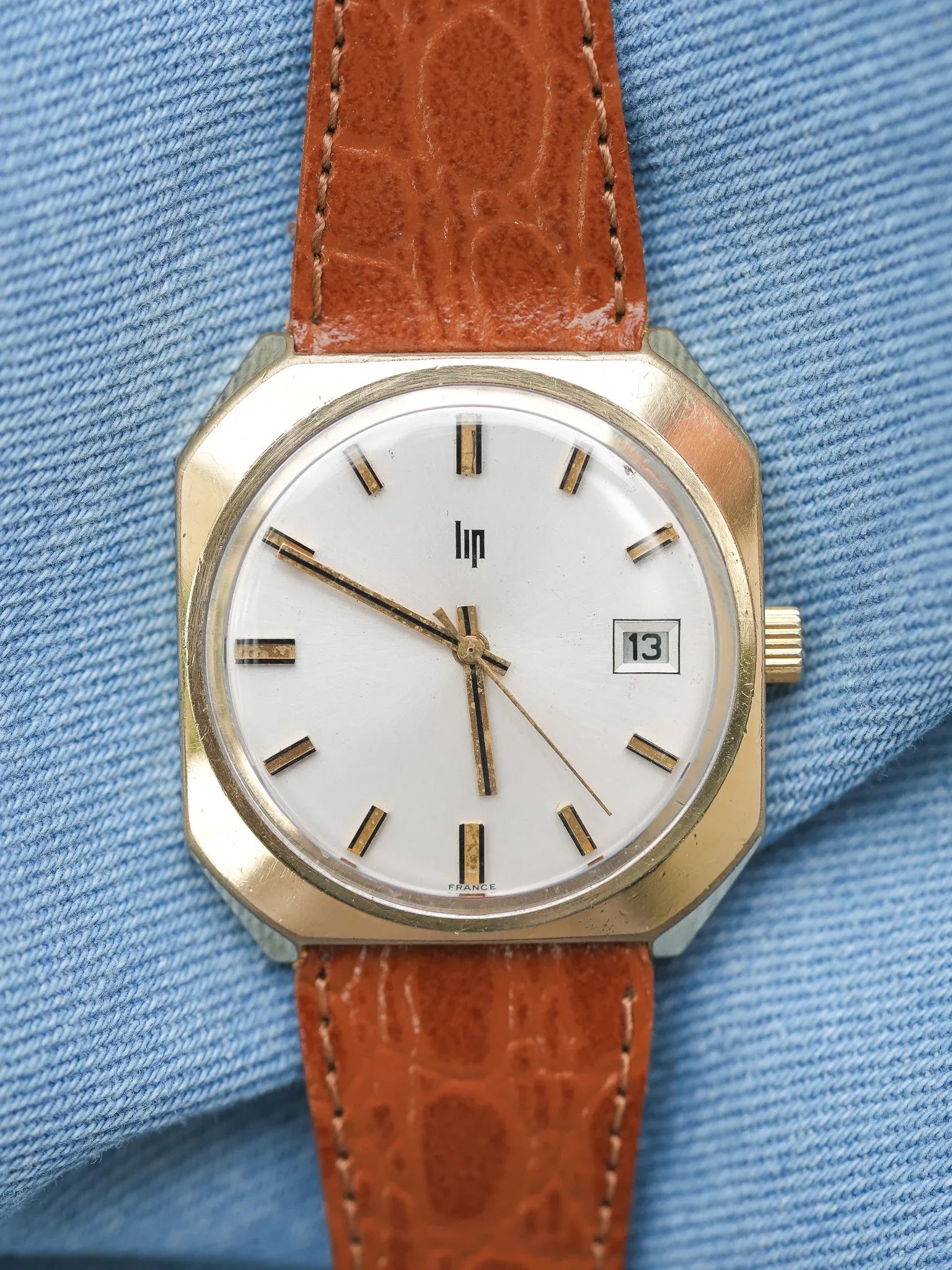 Lip - Carré plaqué or date - 1970s - Atelier Victor