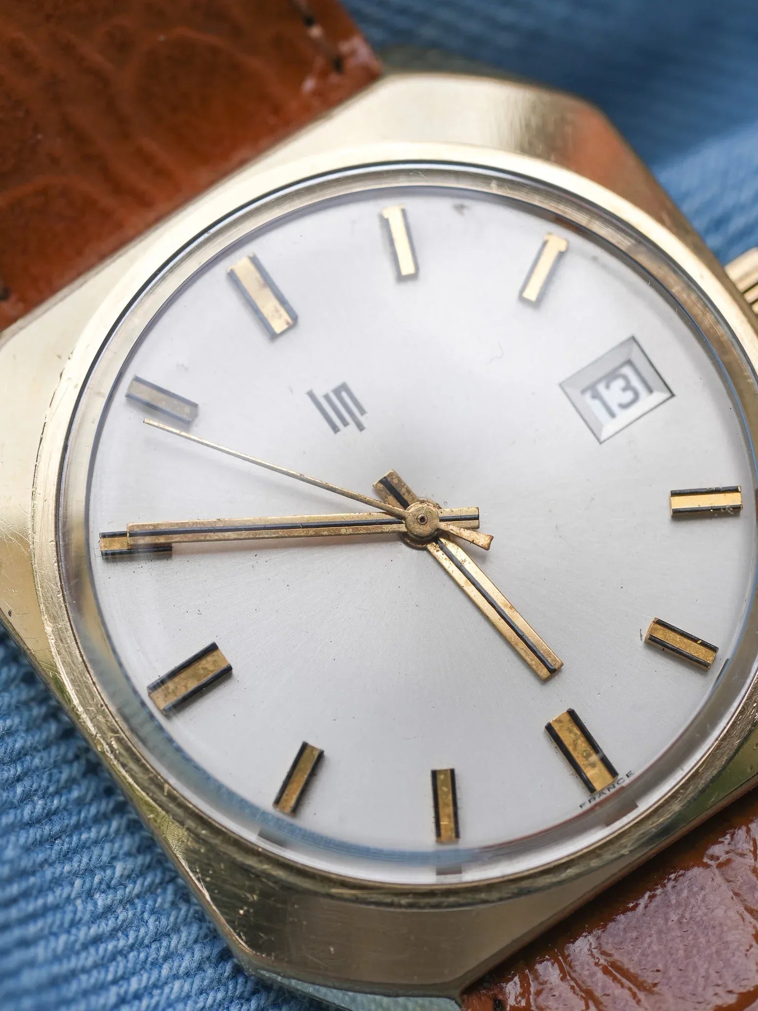 Lip - Carré plaqué or date - 1970s - Atelier Victor