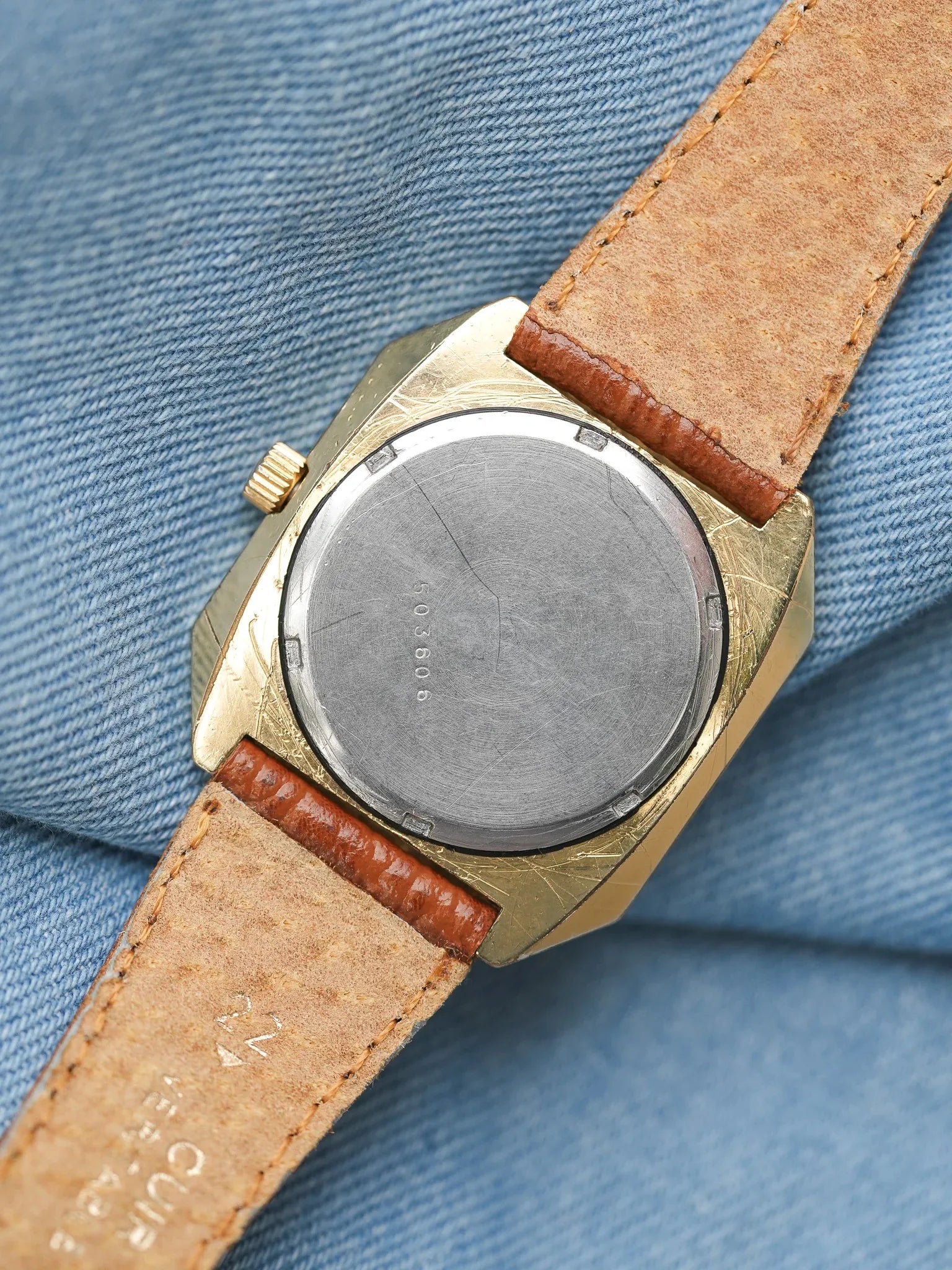 Lip - Carré plaqué or date - 1970s - Atelier Victor