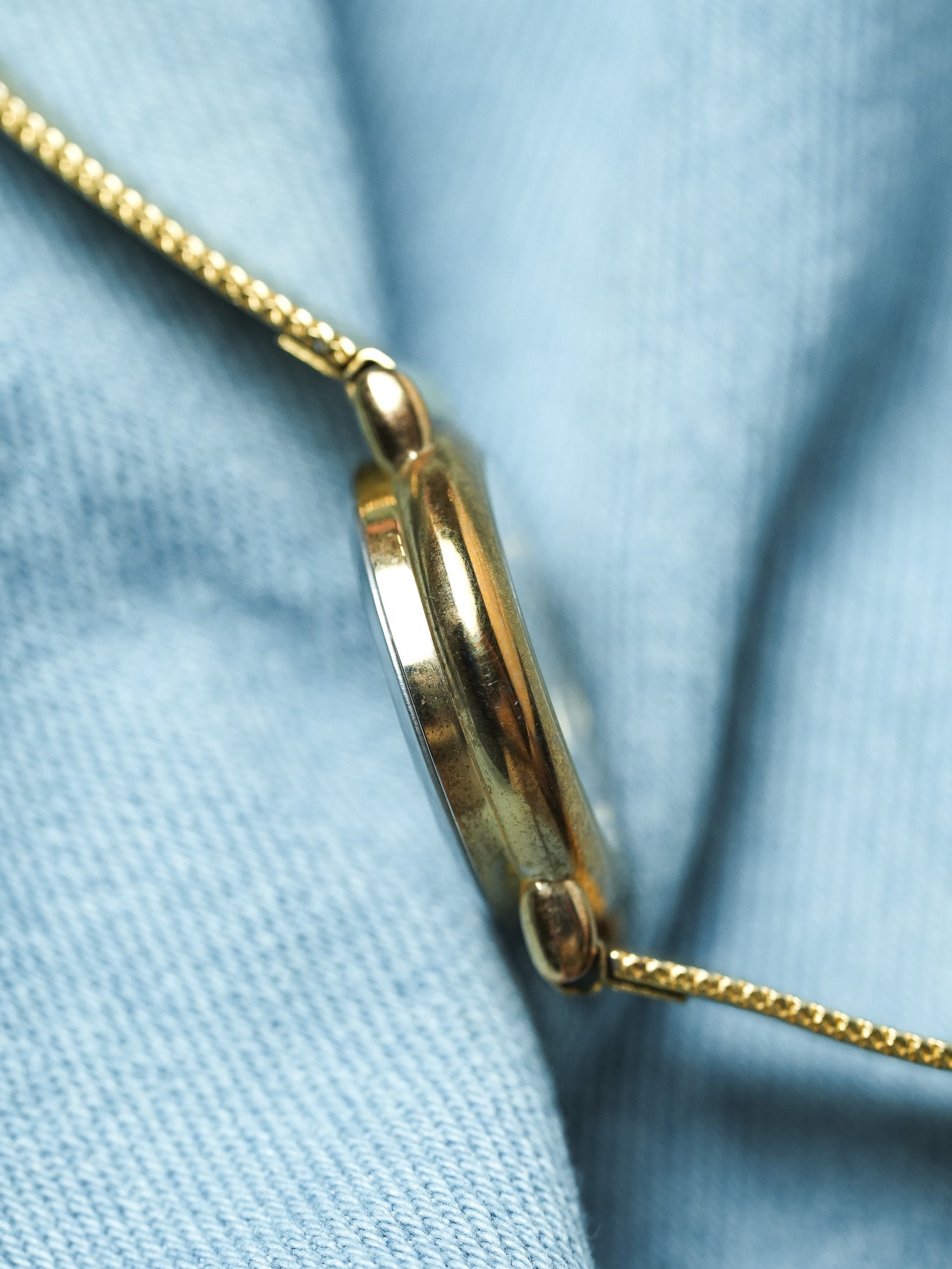 Lip - Mini Ronde Or Cadran blanc - 2000s - Atelier Victor - Vintage Shop