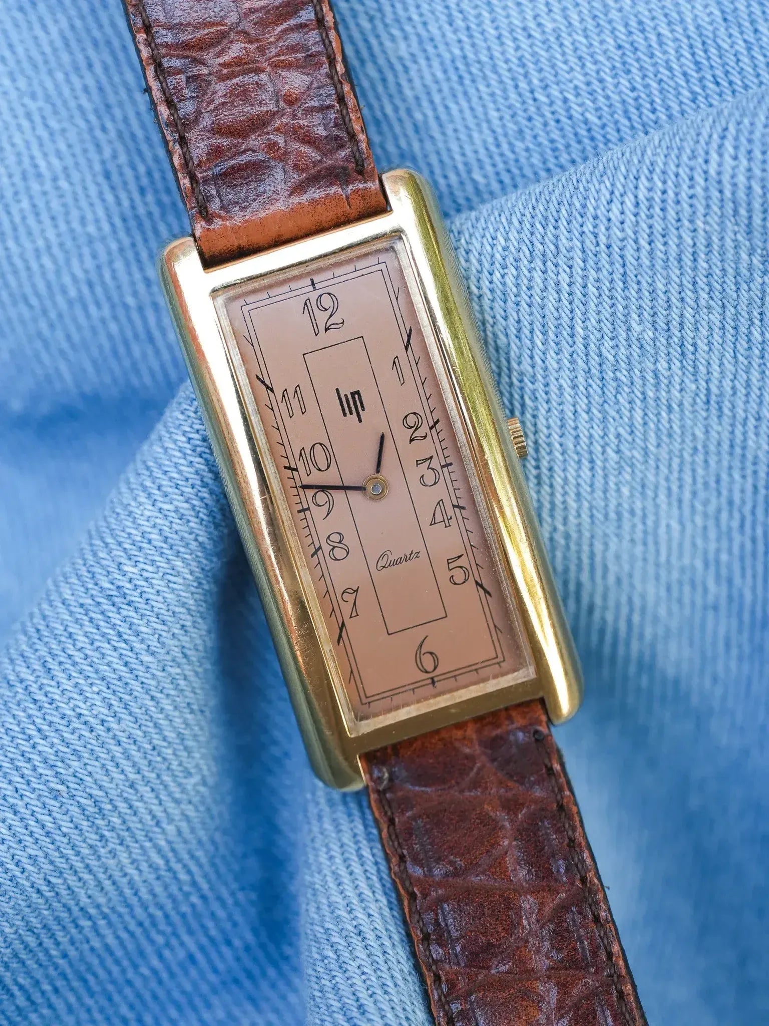 Lip - Tank Allongée Arrondie Saumon Plaqué or - 1990s - Atelier Victor