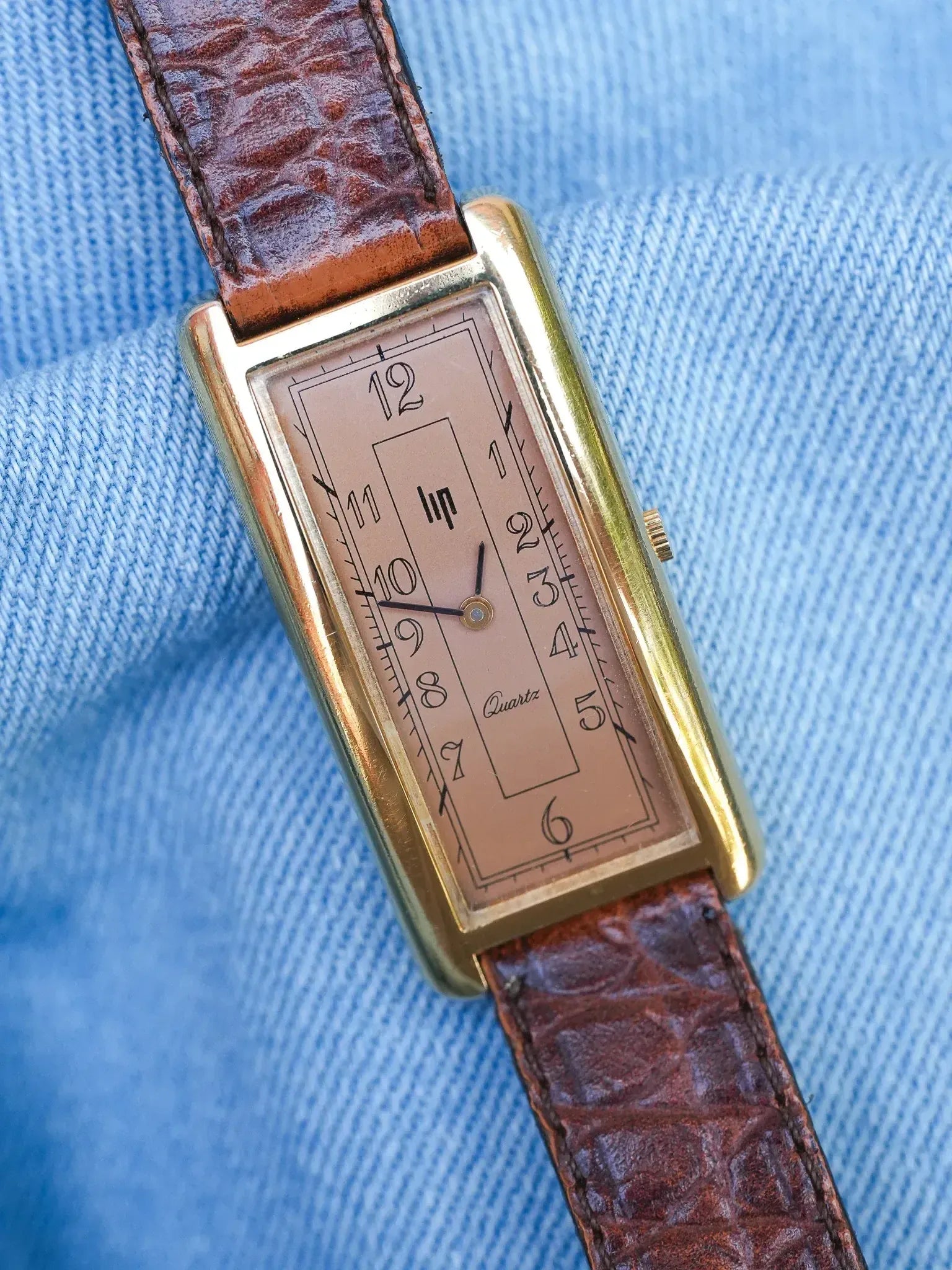 Lip - Tank Allongée Arrondie Saumon Plaqué or - 1990s - Atelier Victor