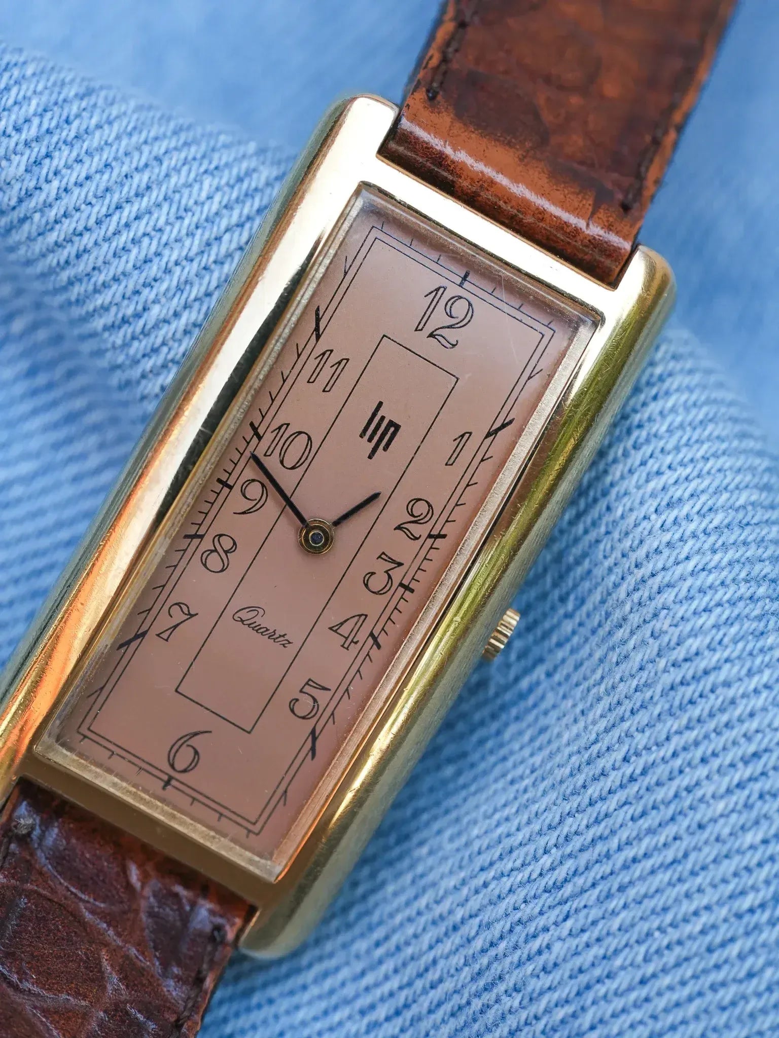 Lip - Tank Allongée Arrondie Saumon Plaqué or - 1990s - Atelier Victor