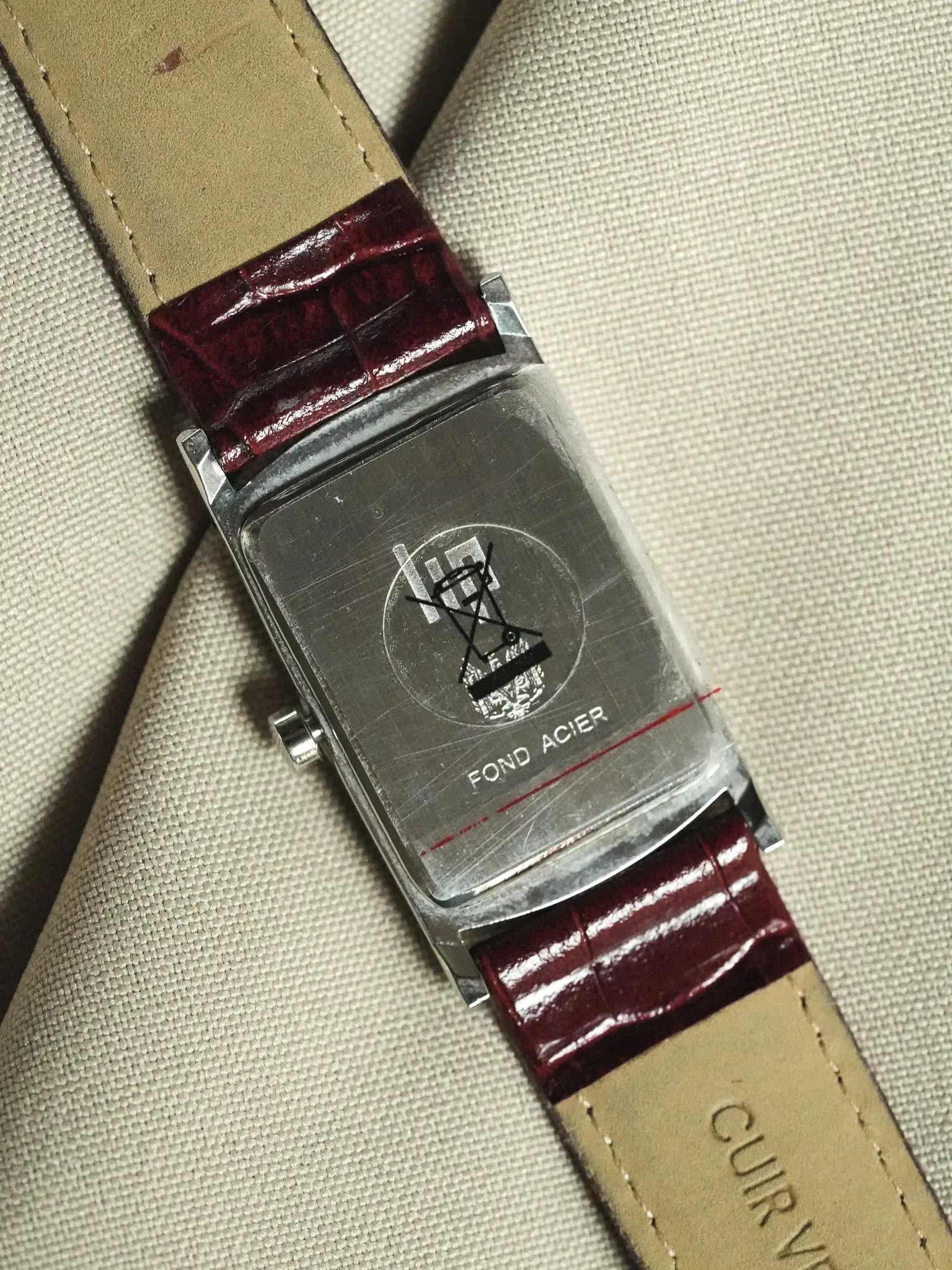 Lip - Tank Rectangulaise Curvée Acier Cadran blanc - 2000s - Atelier Victor