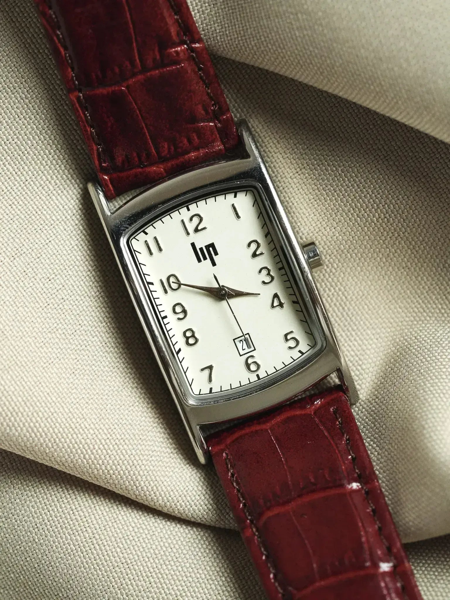 Lip - Tank Rectangulaise Curvée Acier Cadran blanc - 2000s - Atelier Victor