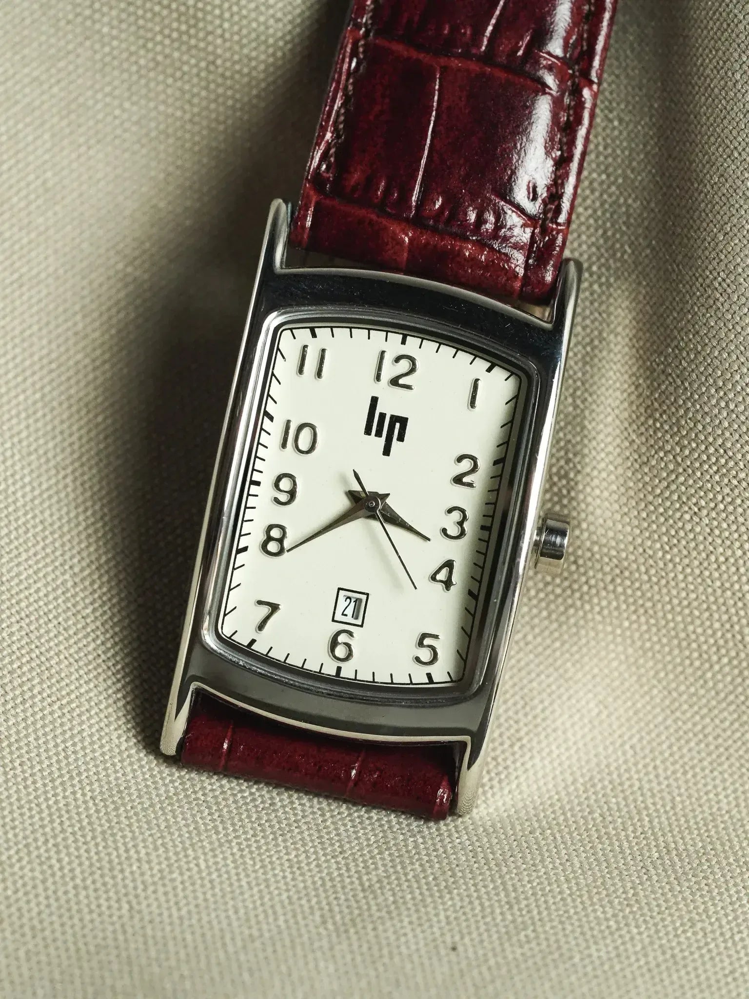 Lip - Tank Rectangulaise Curvée Acier Cadran blanc - 2000s - Atelier Victor