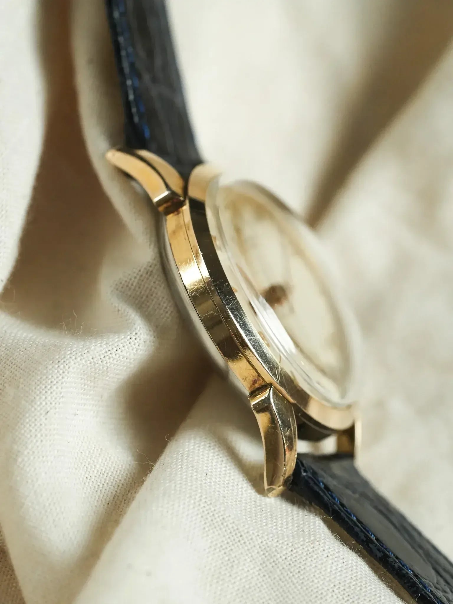 Longines - 8418 Cornes Gouttes d'eau plaqué or index - 1960s - Atelier Victor