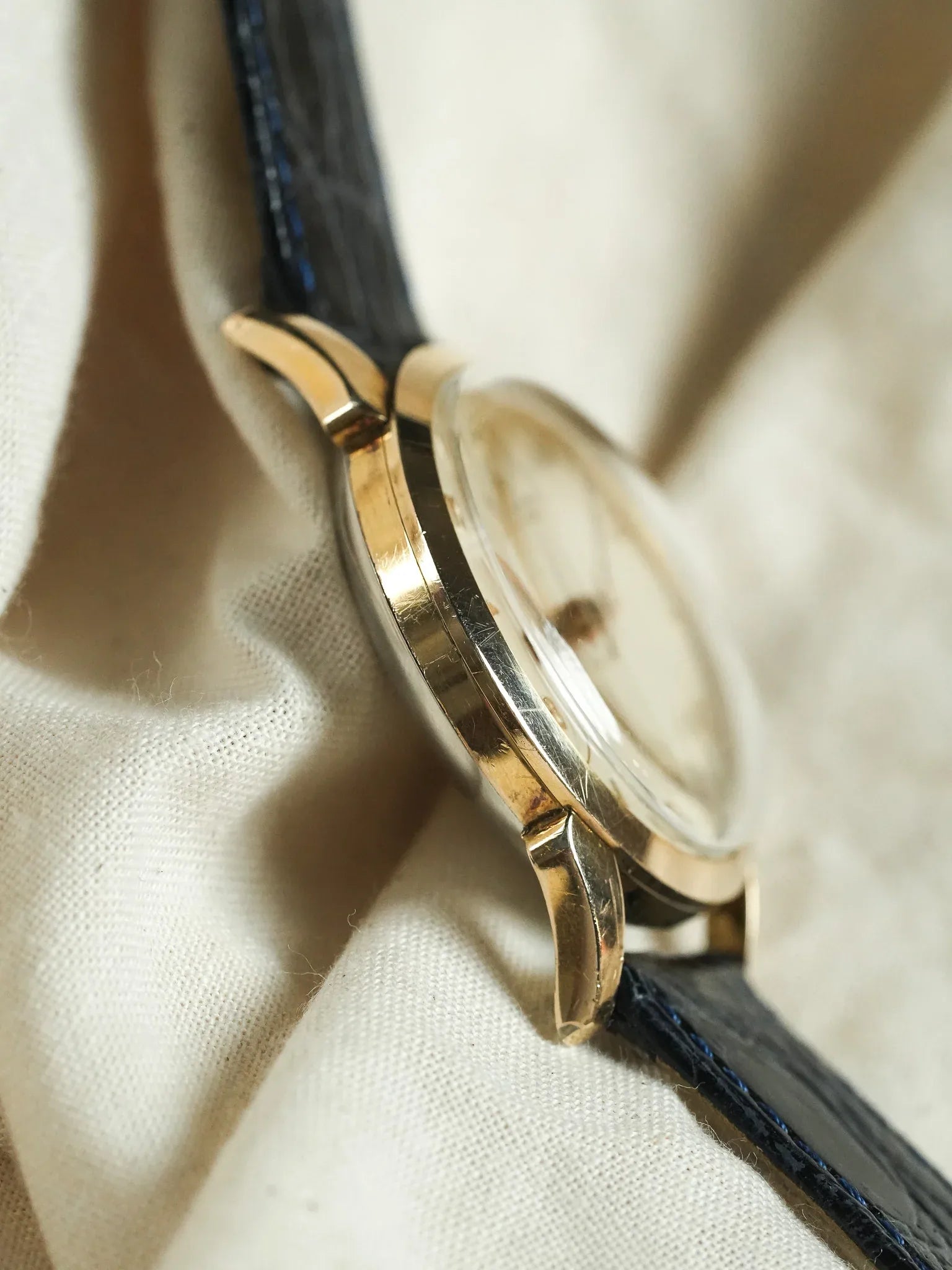 Longines - 8418 Cornes Gouttes d'eau plaqué or index - 1960s - Atelier Victor - Vintage Shop