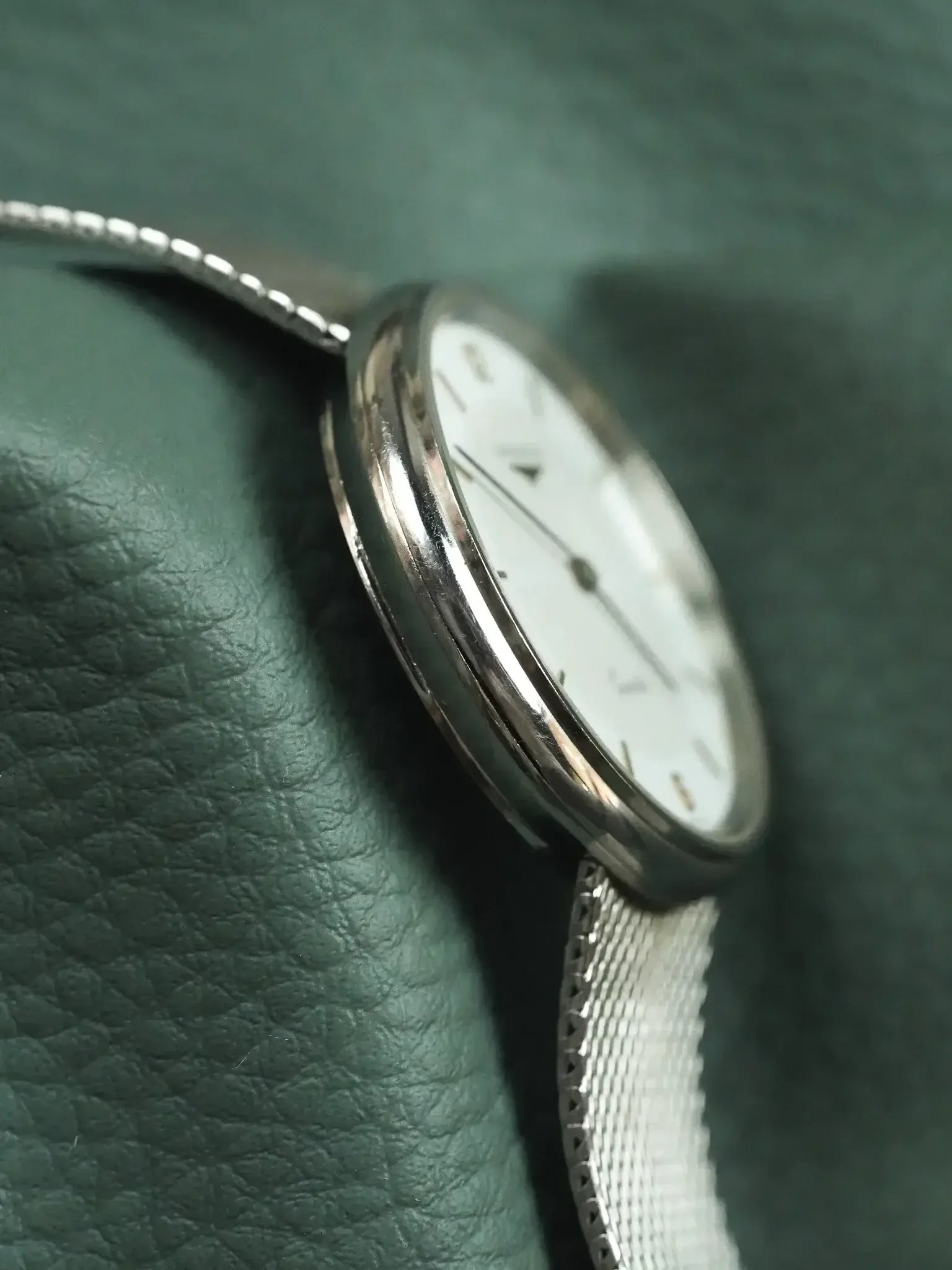Longines - Acier en maille milanaise tapisserie or - 1980s - Atelier Victor